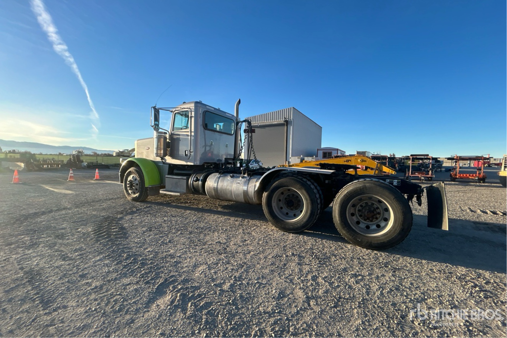 General Appearance with Bild, Ecke hinten links