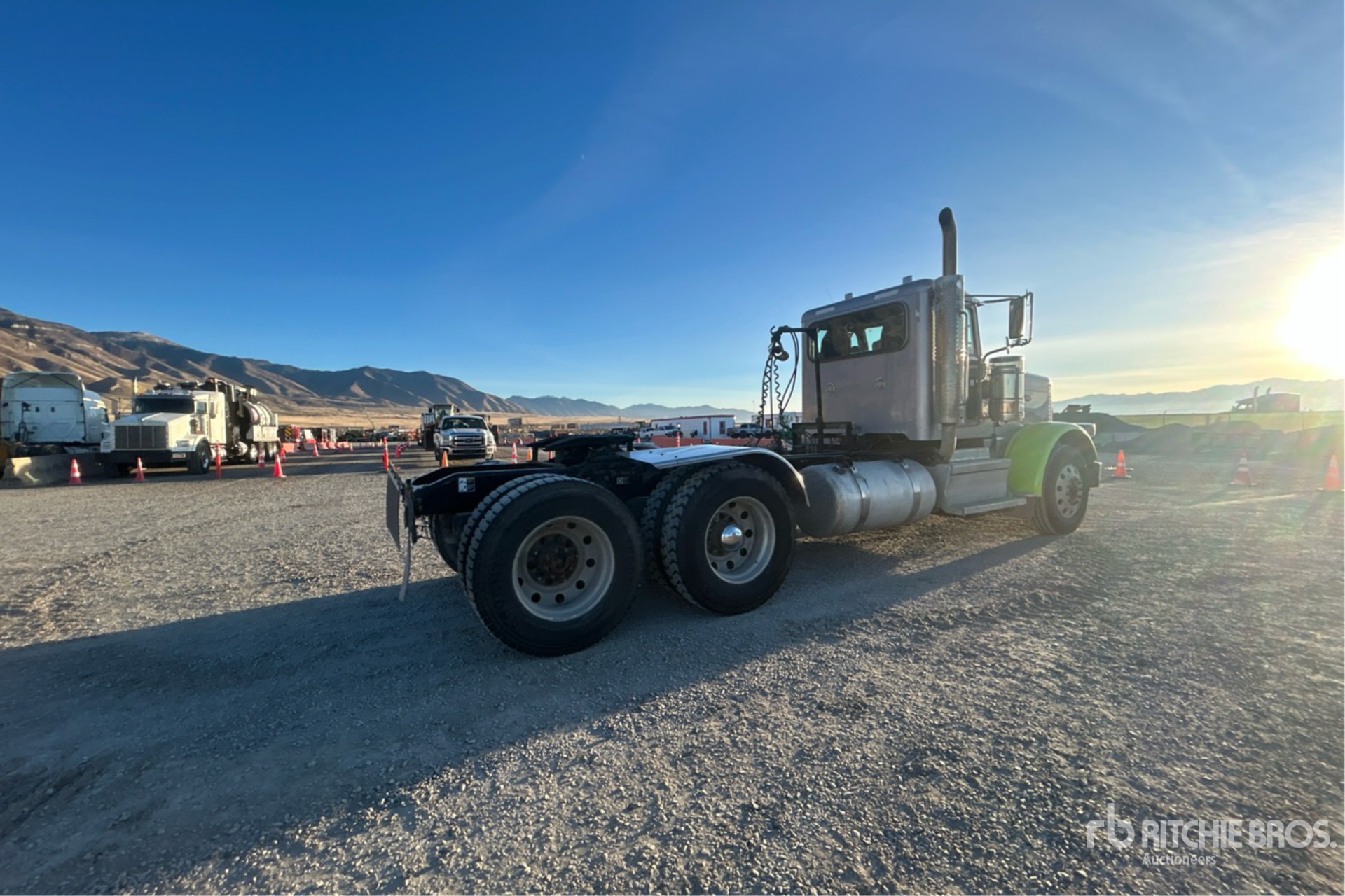 General Appearance with Bild, Ecke hinten rechts