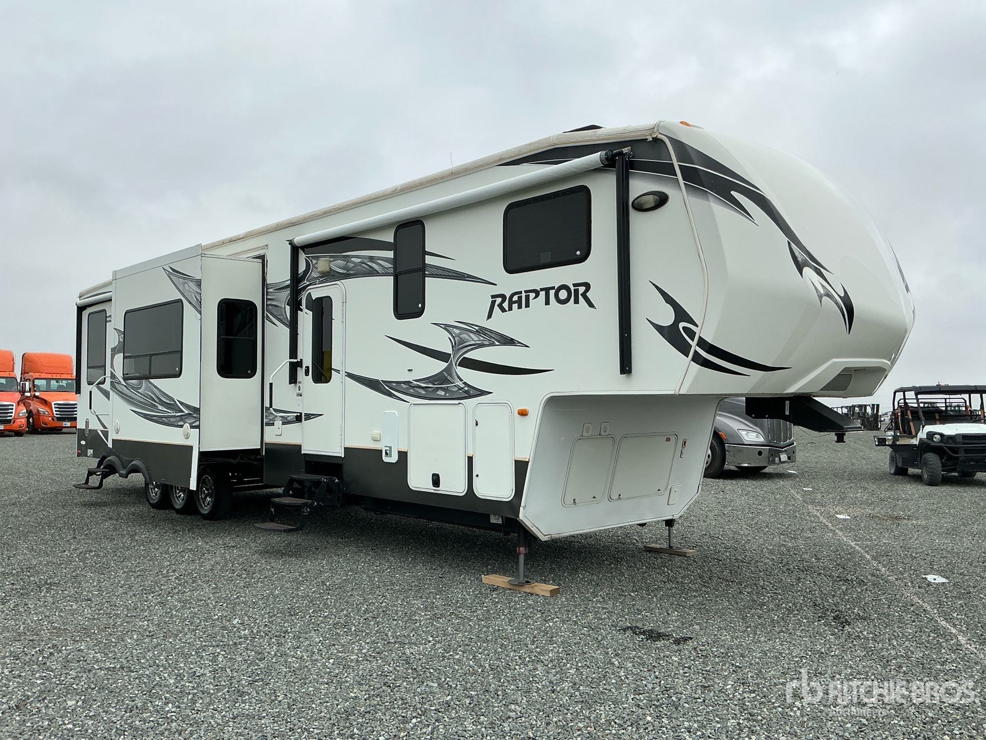 General Appearance with Picture, Right Front Corner