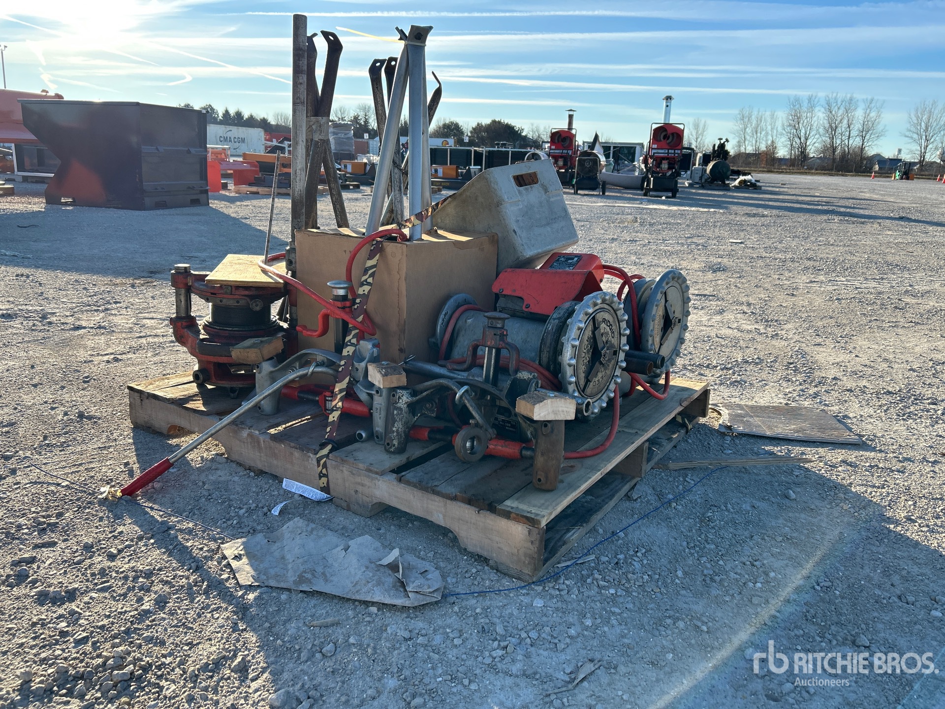 Aspect général with Image, coin arrière droit