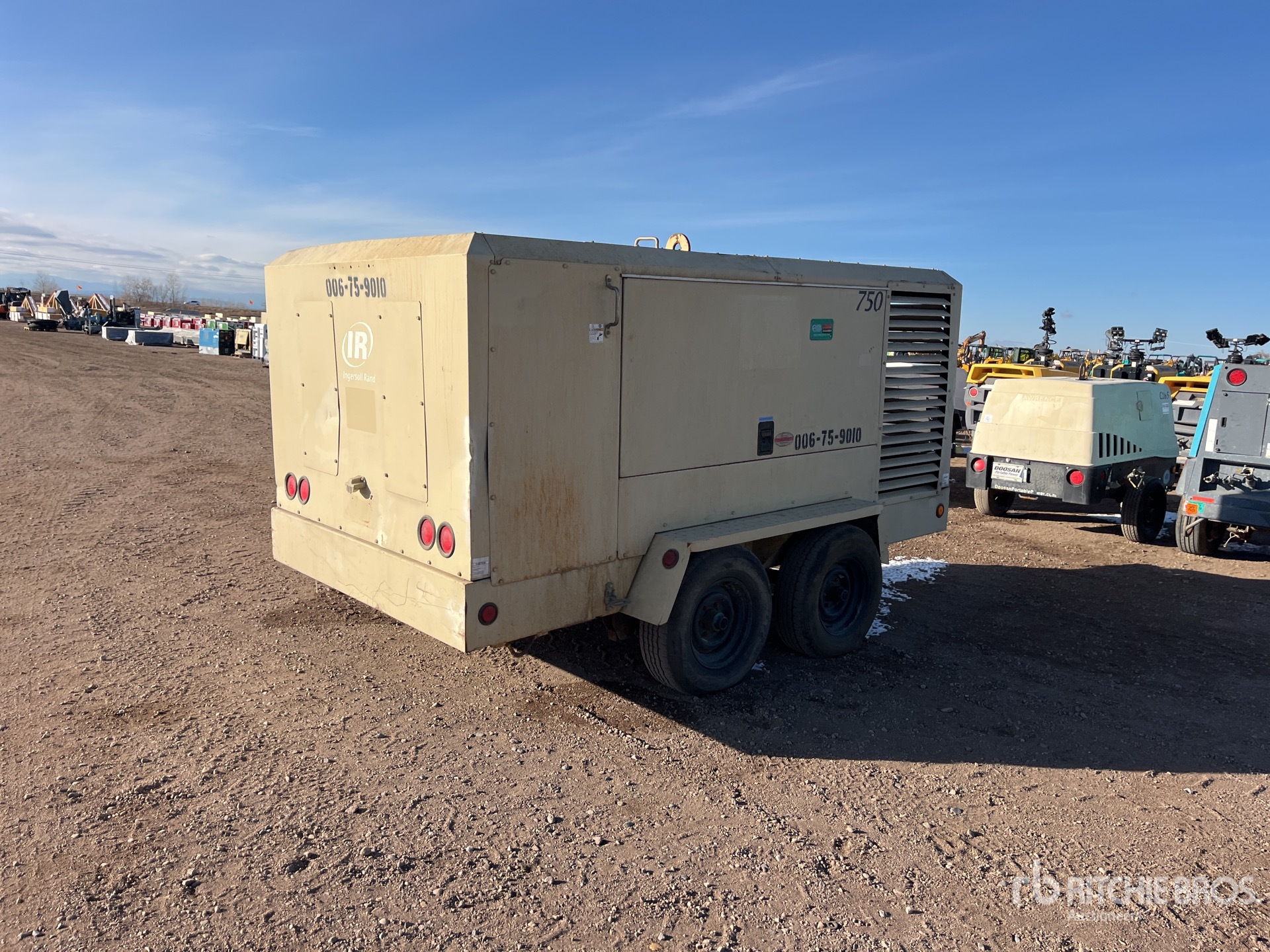 General Appearance with Imagen: esquina trasera derecha