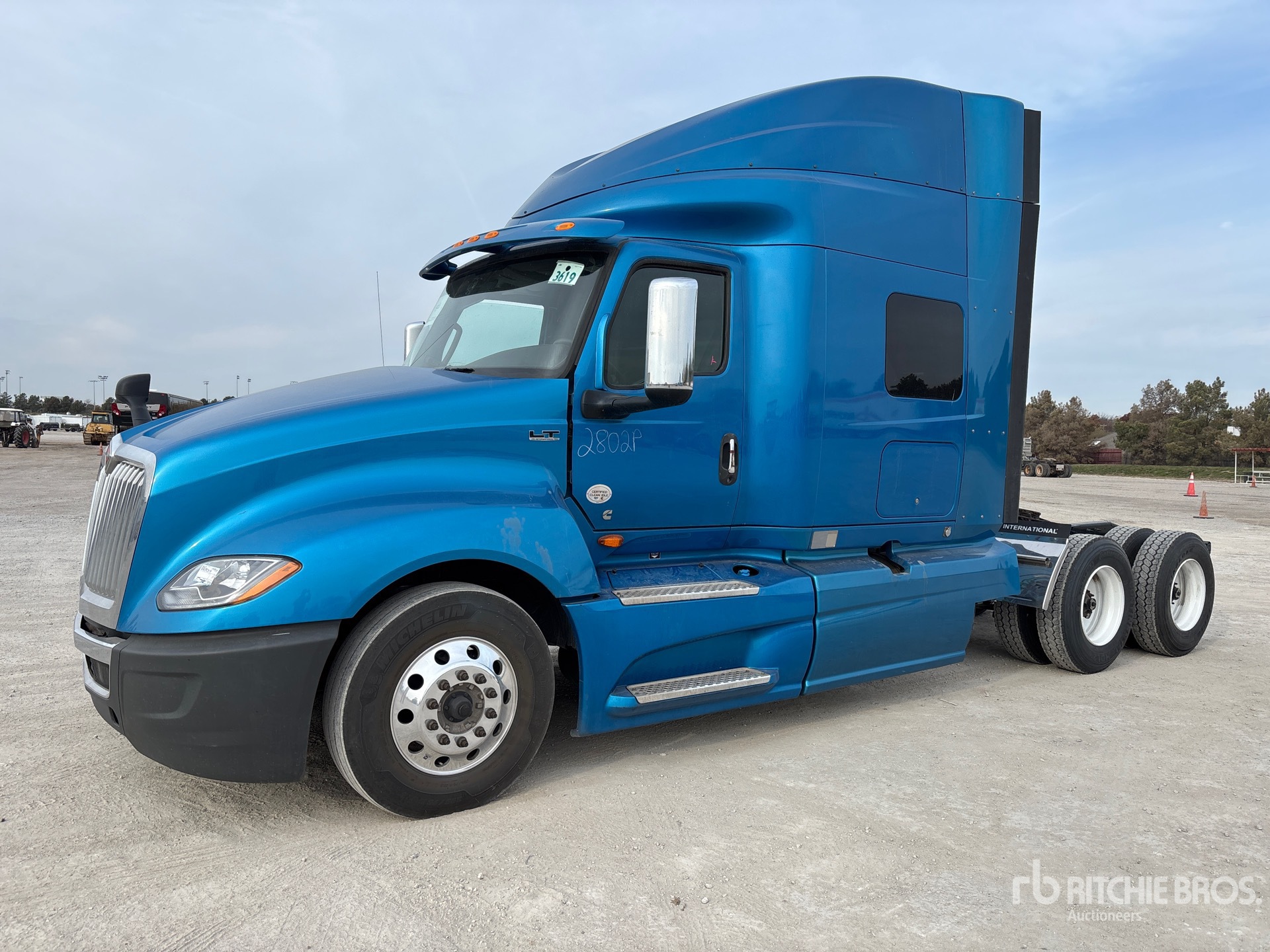 General Appearance with Picture, Left Front Corner