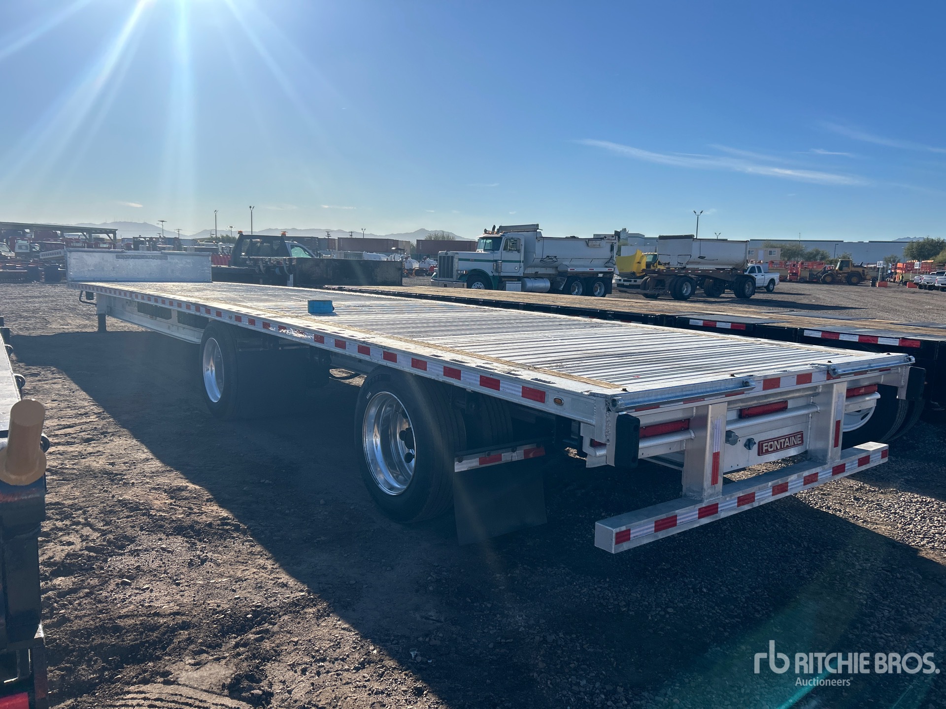 General Appearance with Foto, angolo posteriore sinistro