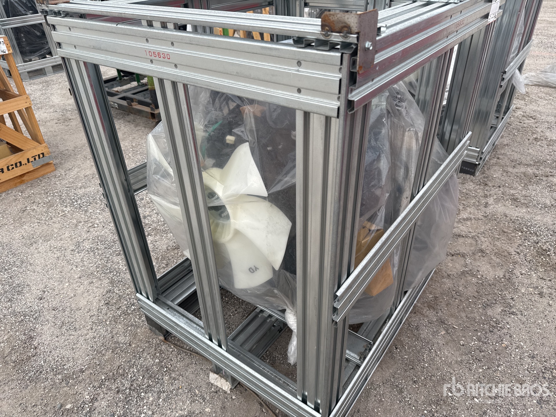 General Appearance with Image, coin avant droit