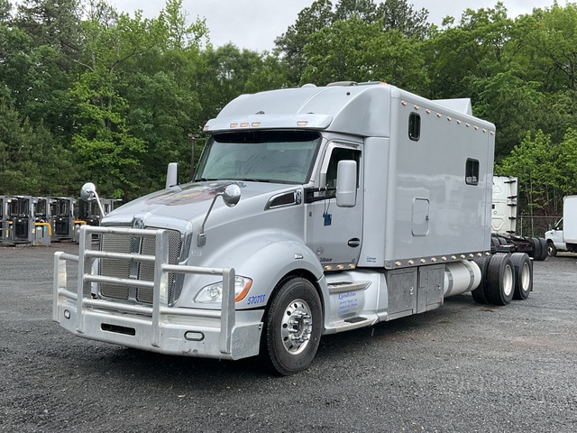 2018 Kenworth T680 6x4 T/A Sleeper Truck Tractor 2018 Kenworth T680 6x4 T/A Sleeper Truck Tractor