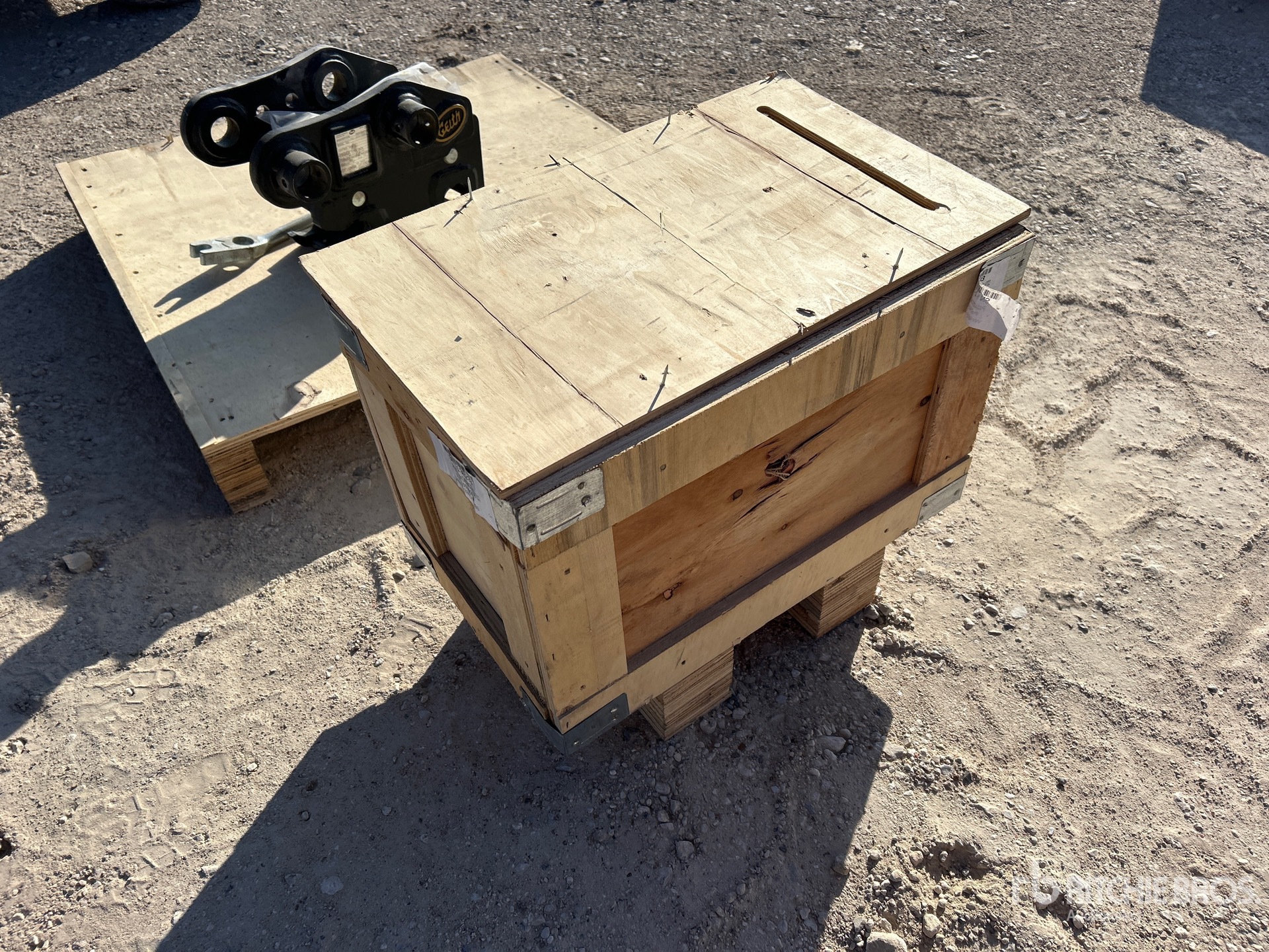 General Appearance with Foto, angolo posteriore sinistro