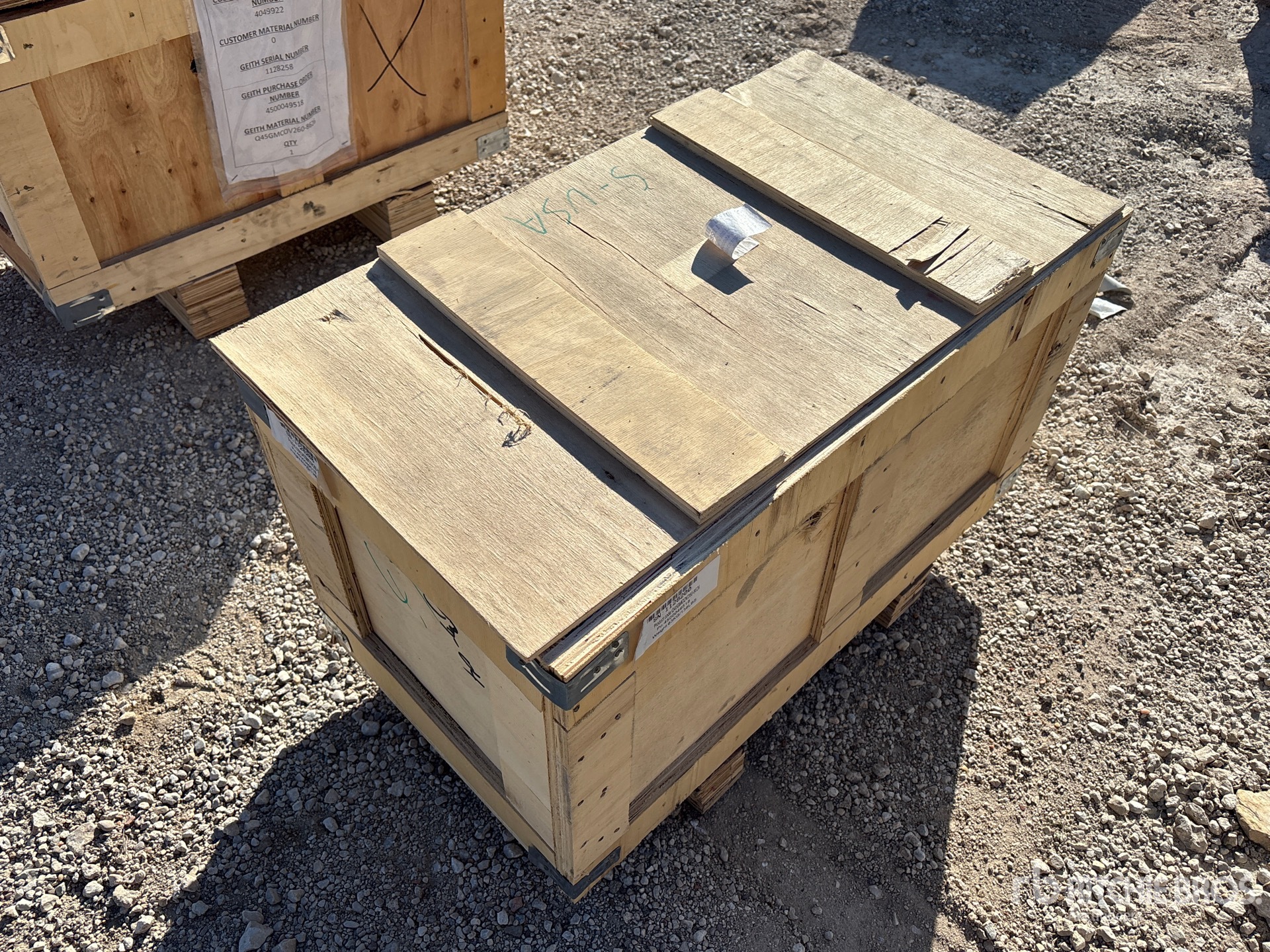 General Appearance with Picture, Left Rear Corner