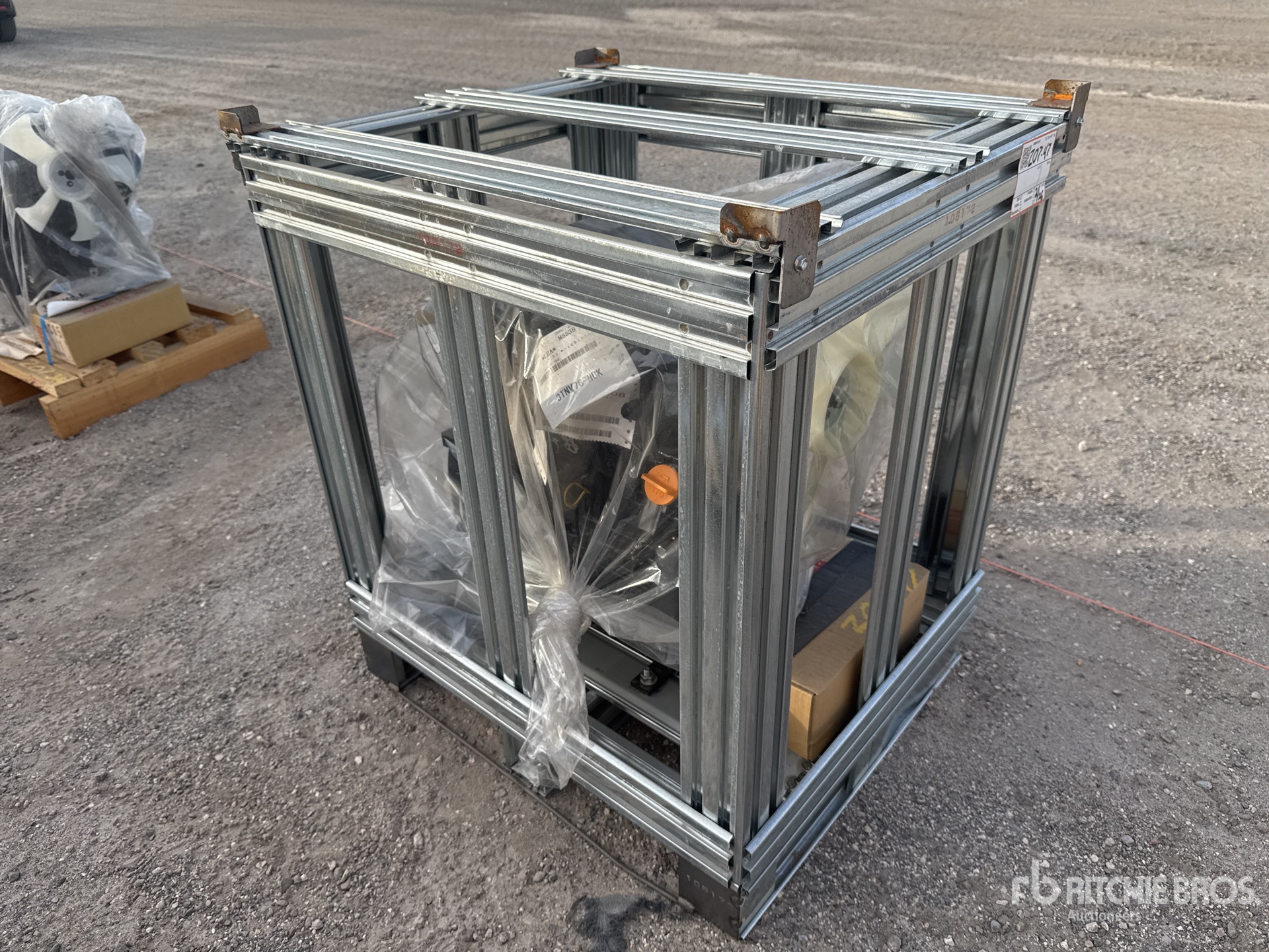 General Appearance with Bild, Ecke vorne links