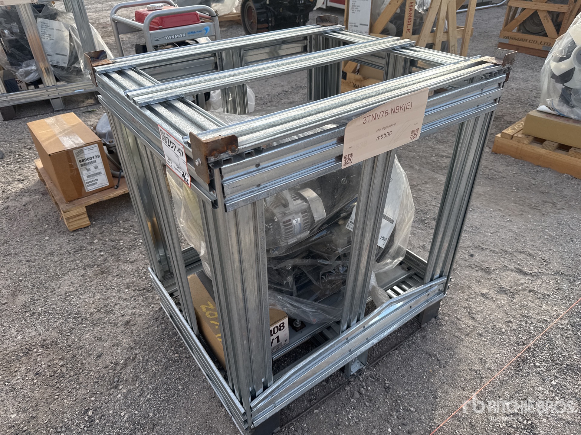 General Appearance with Bild, Ecke vorne rechts