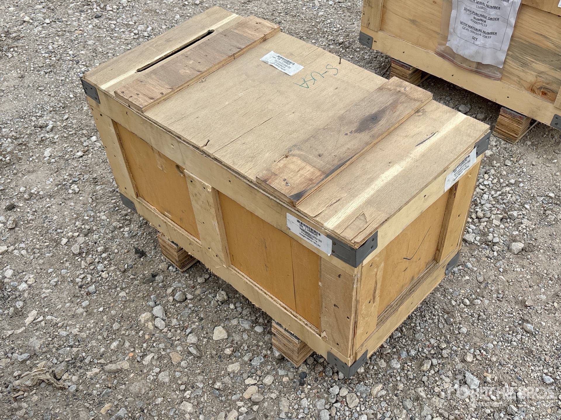 General Appearance with Picture, Right Rear Corner