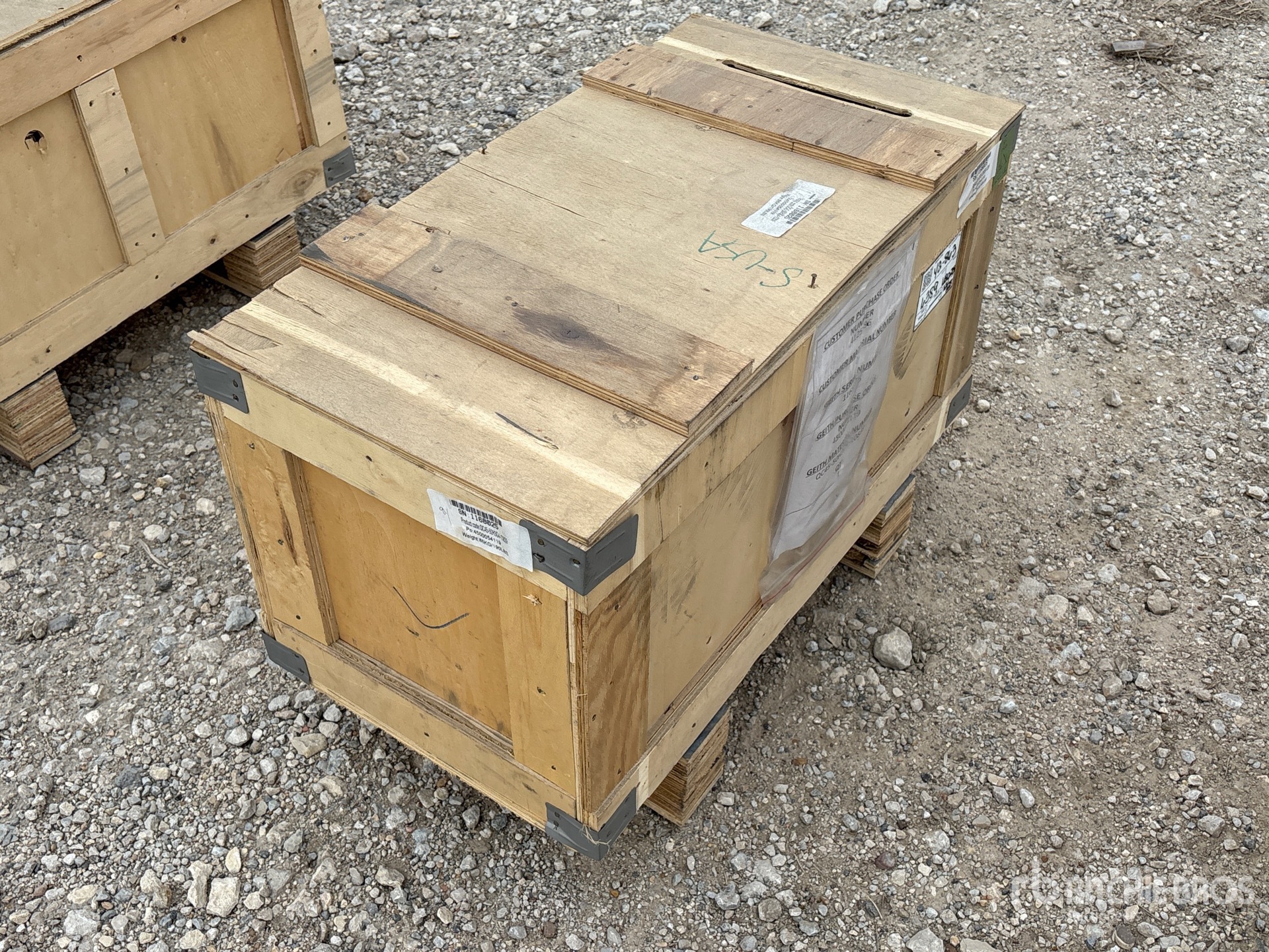 General Appearance with Picture, Right Front Corner