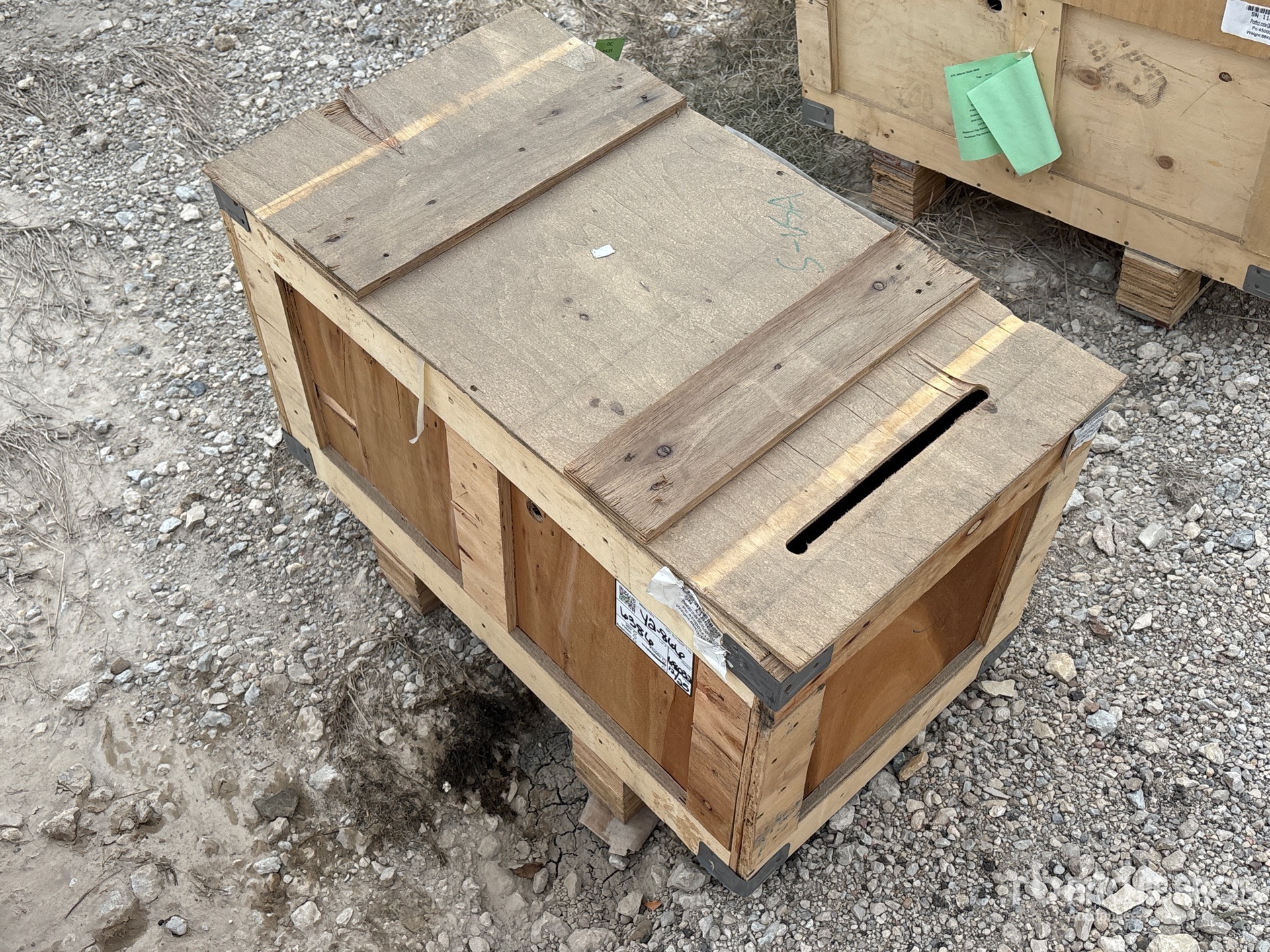 General Appearance with Picture, Left Front Corner