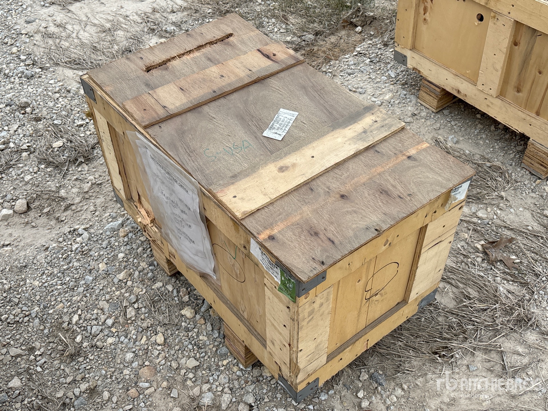 General Appearance with Picture, Right Rear Corner