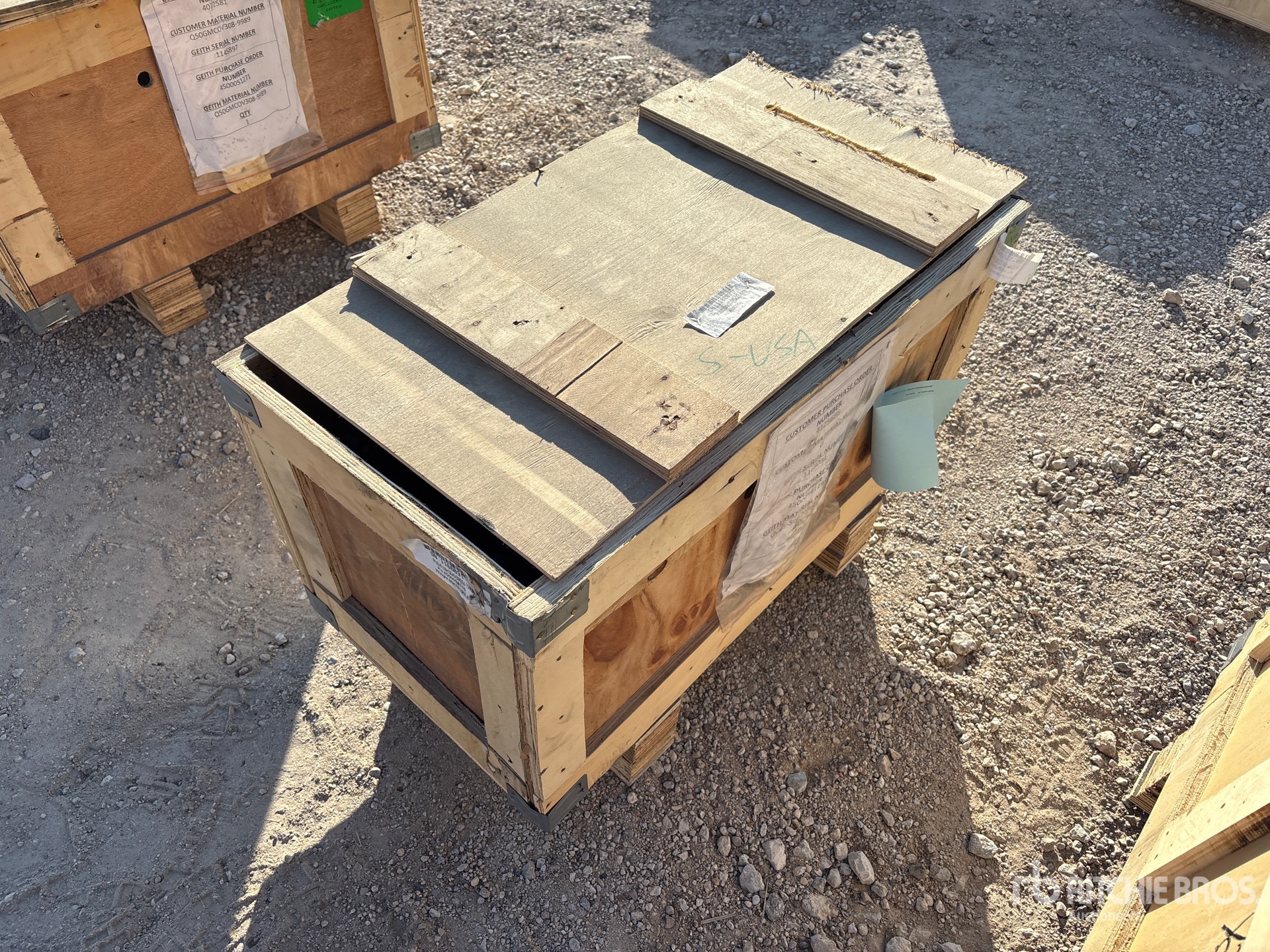 General Appearance with Foto, angolo posteriore sinistro