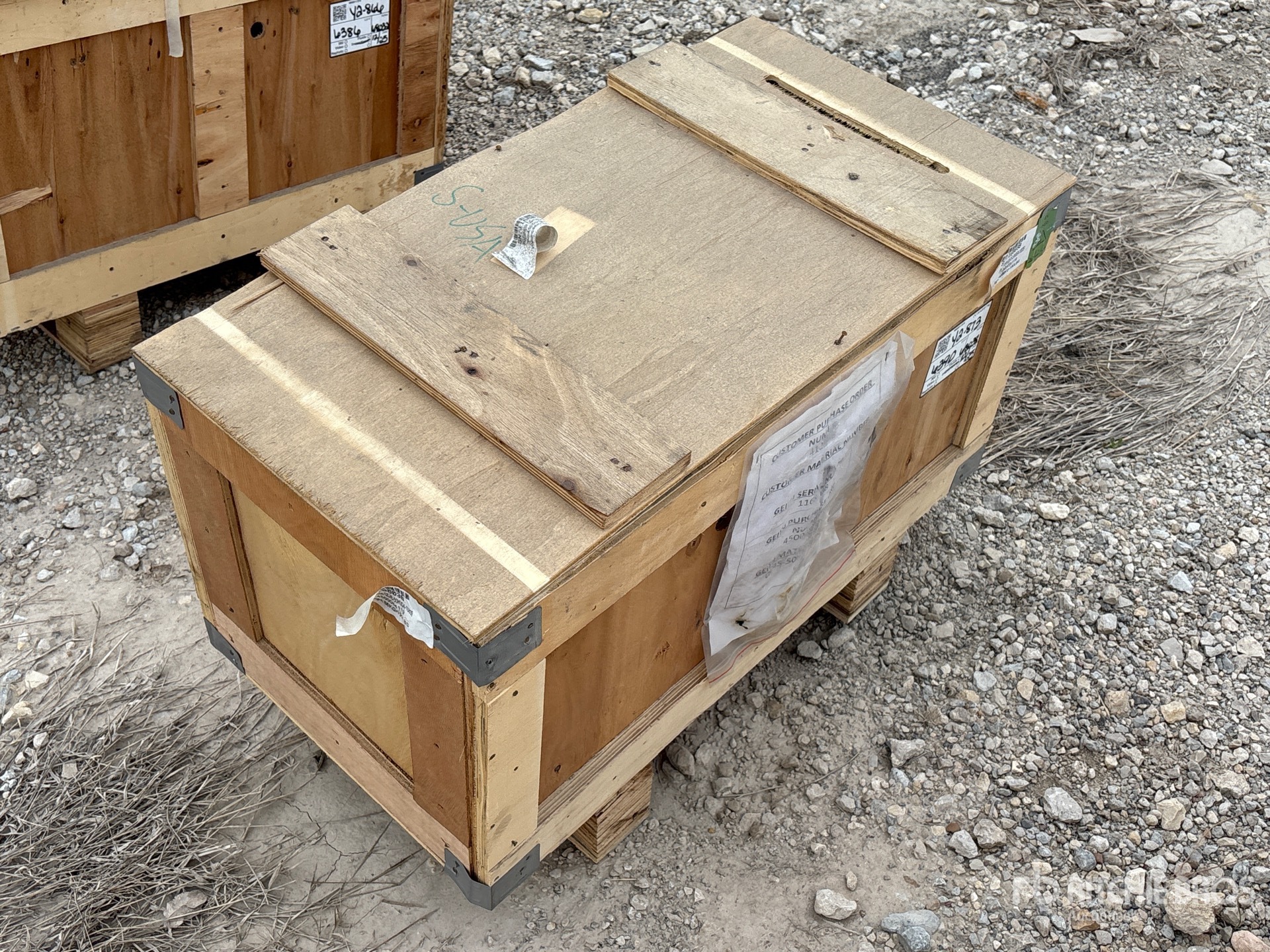 General Appearance with Picture, Right Front Corner