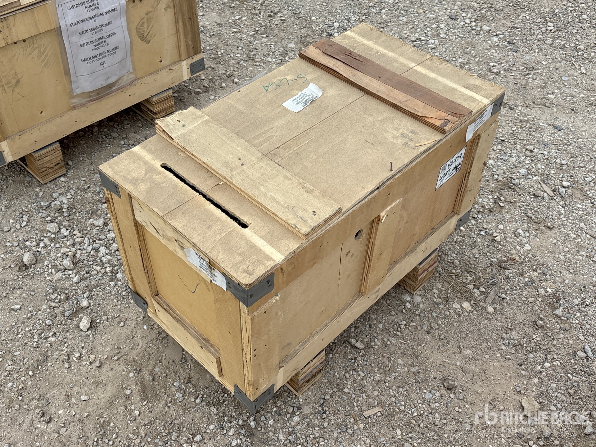 General Appearance with Picture, Right Front Corner