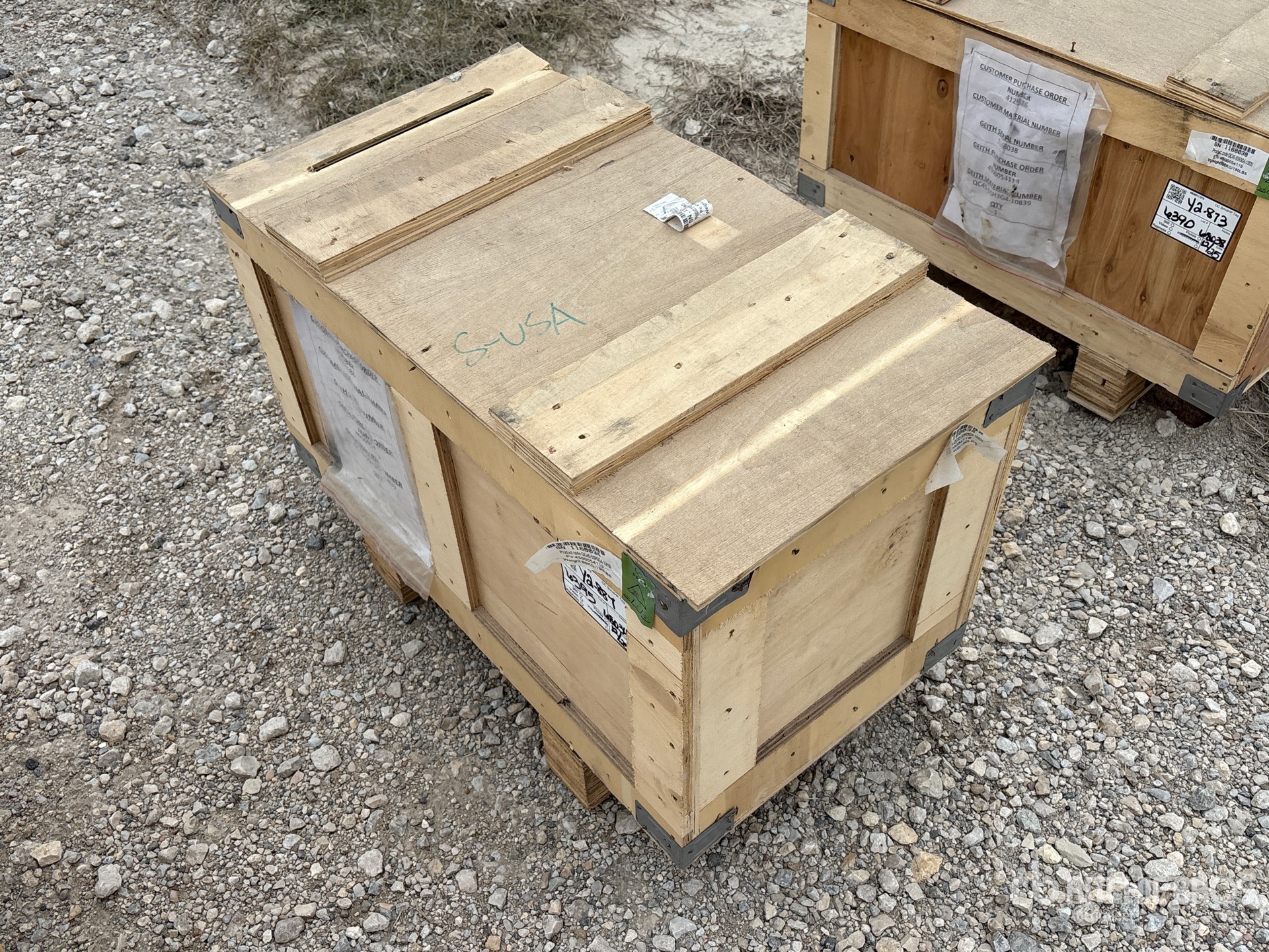 General Appearance with Picture, Left Front Corner