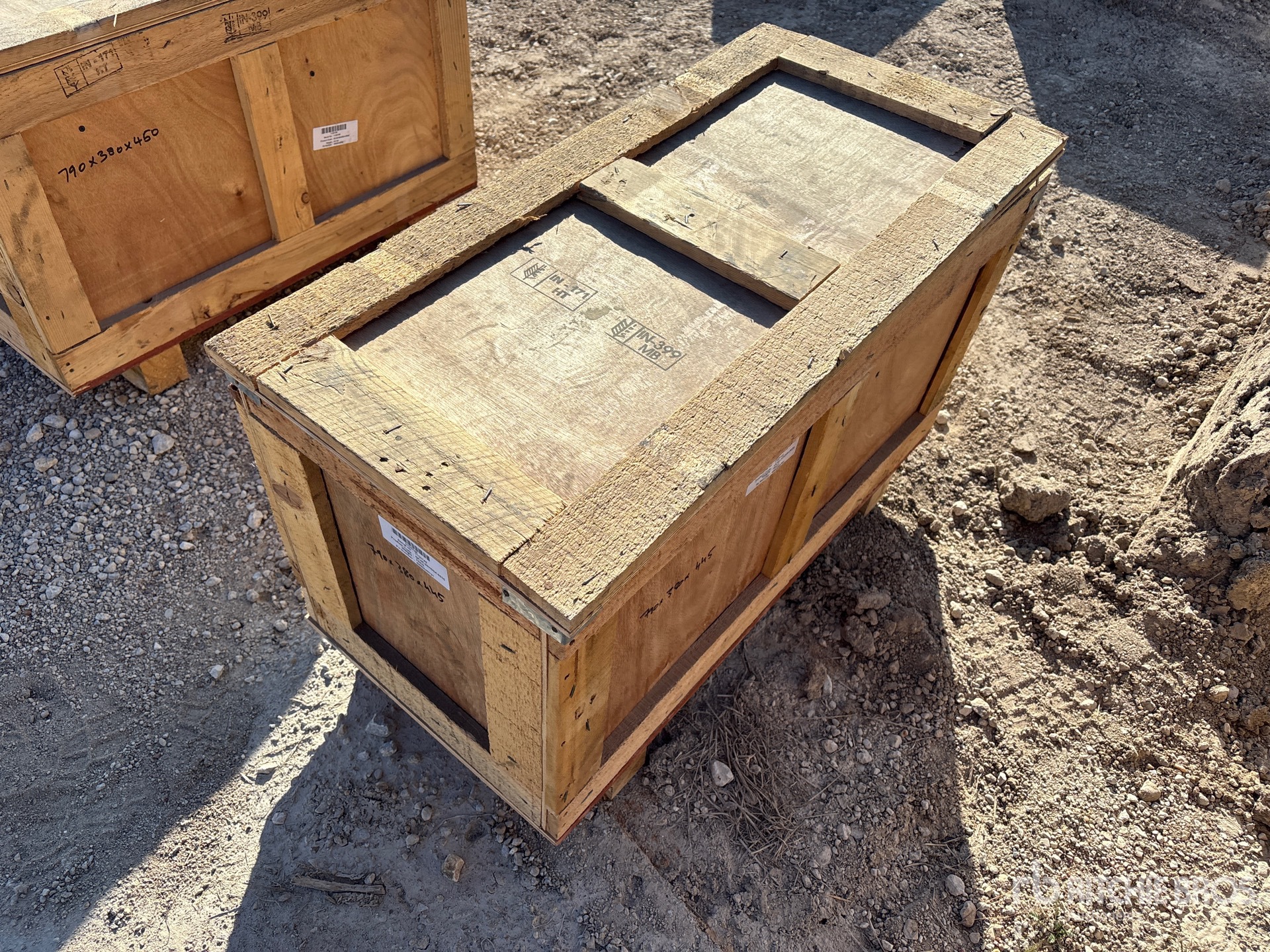 General Appearance with Foto, angolo posteriore sinistro