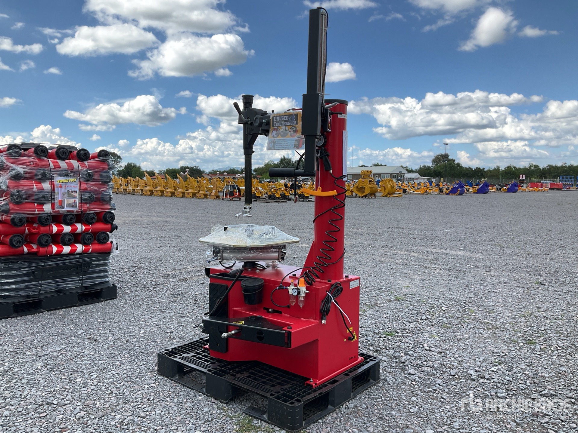 General Appearance with Bild, Ecke hinten links