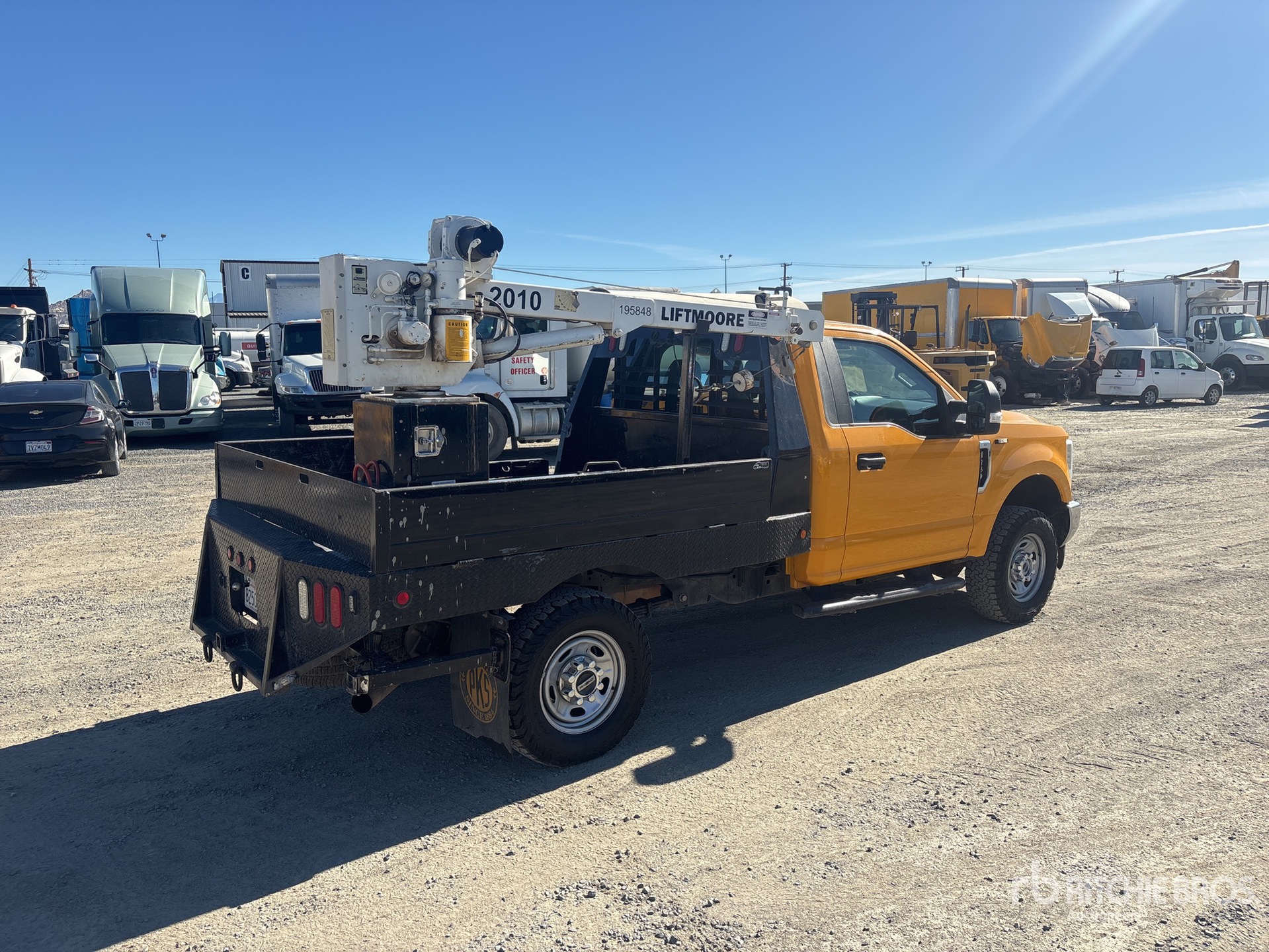 General Appearance with Bild, Ecke hinten rechts