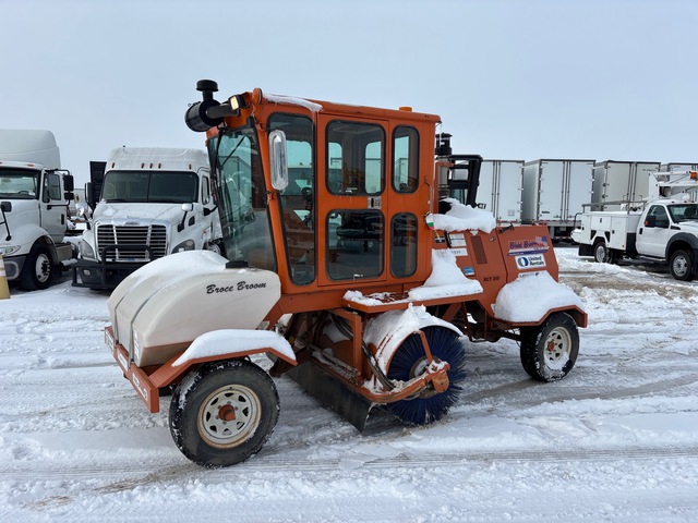 2018 Broce RCT350 Self-Propelled Broom