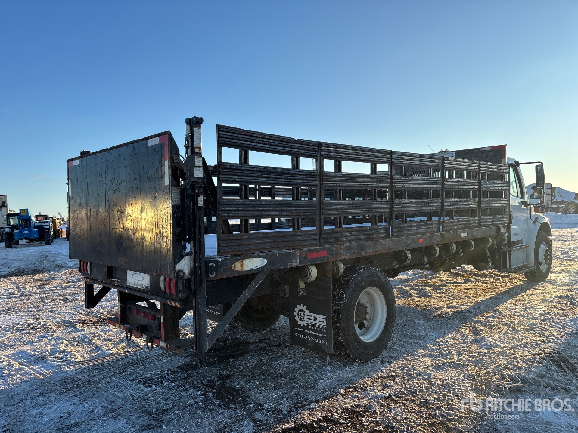 General Appearance with Bild, Ecke hinten rechts