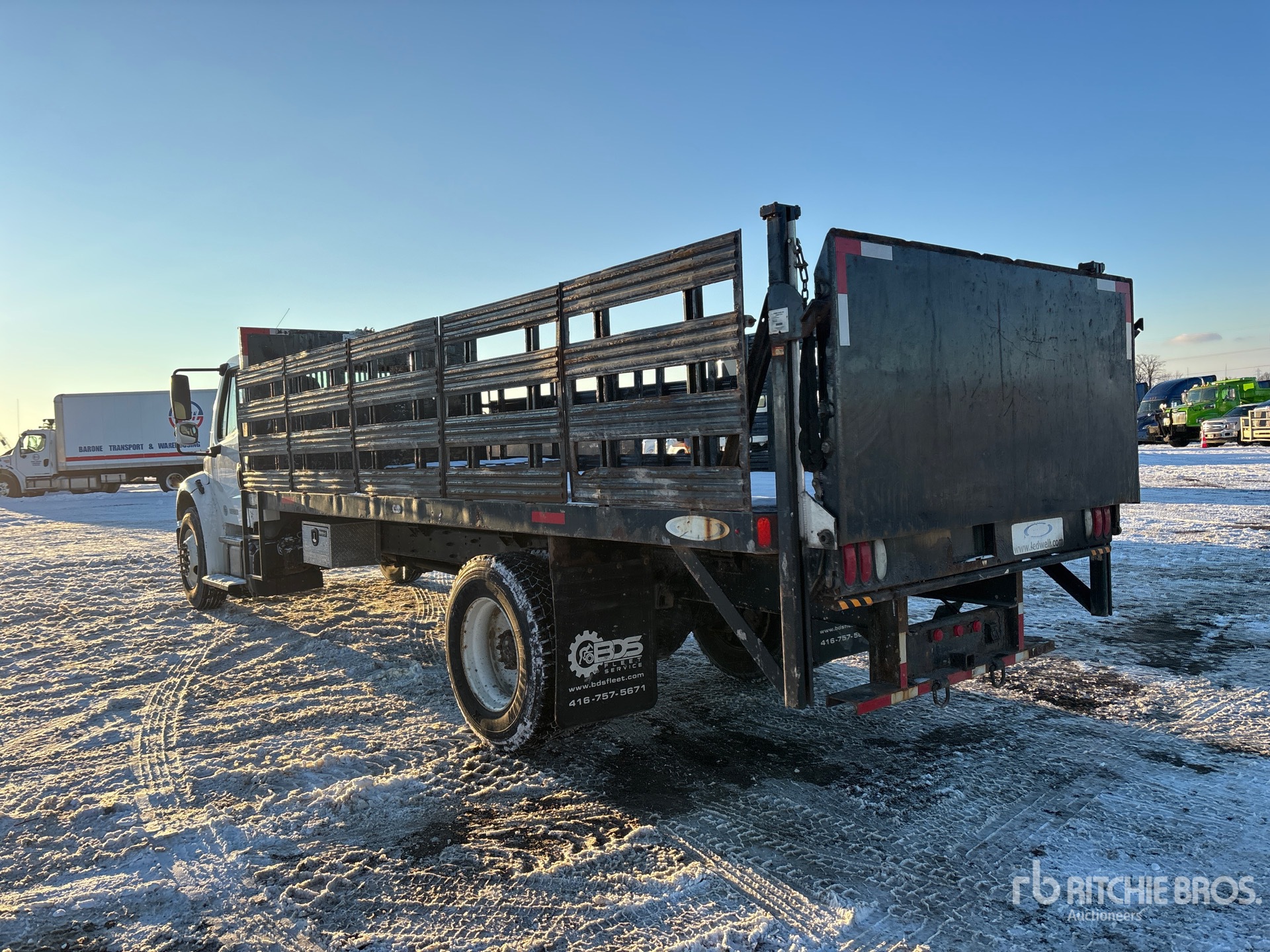 General Appearance with Bild, Ecke hinten links