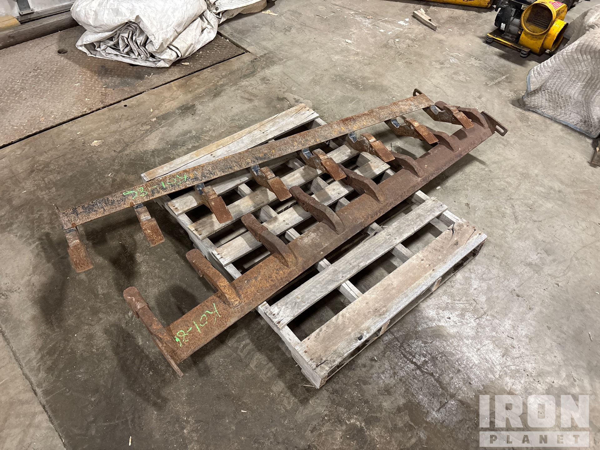 General Appearance with Bild, Ecke hinten links