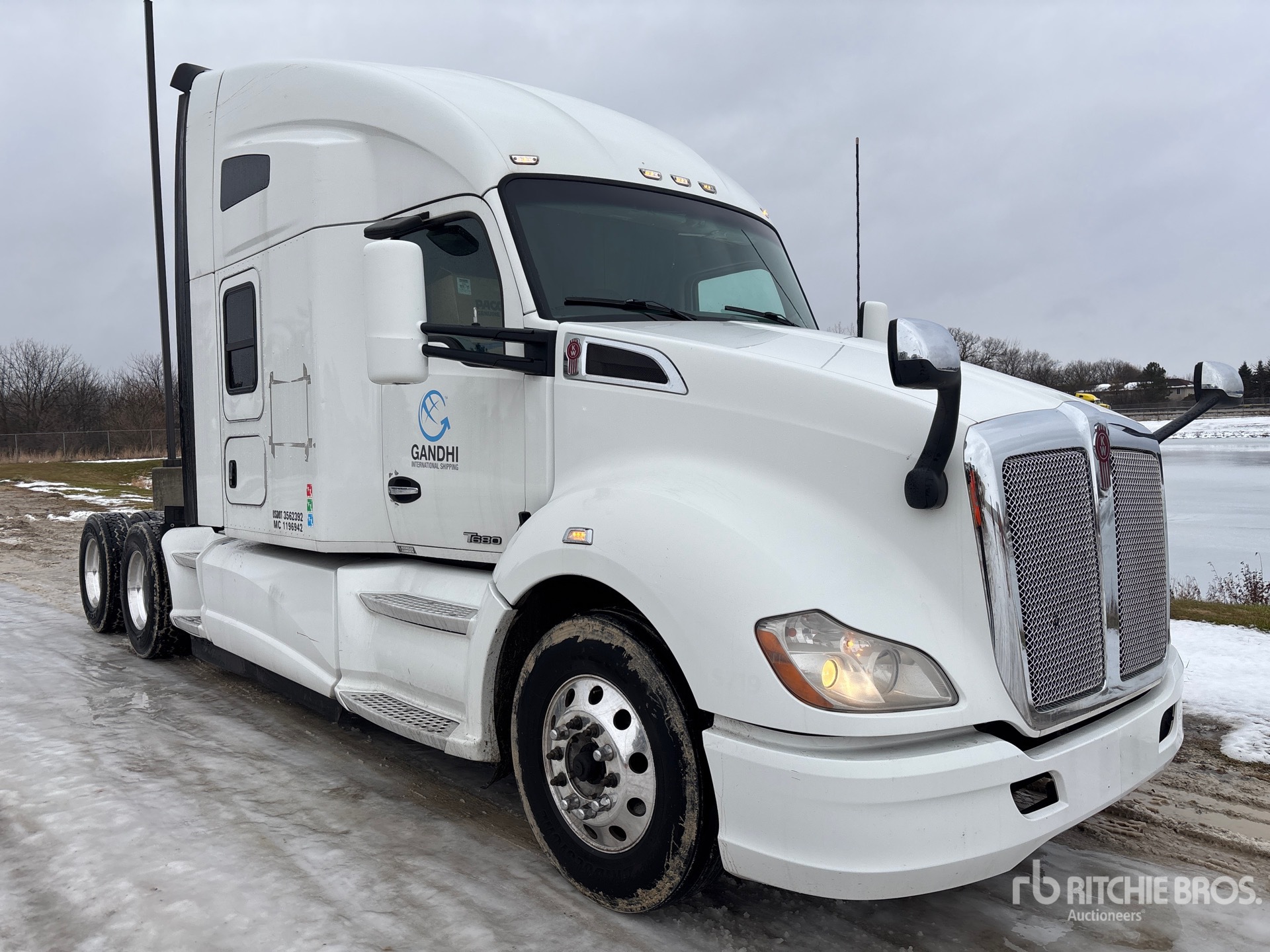 General Appearance with Picture, Right Front Corner