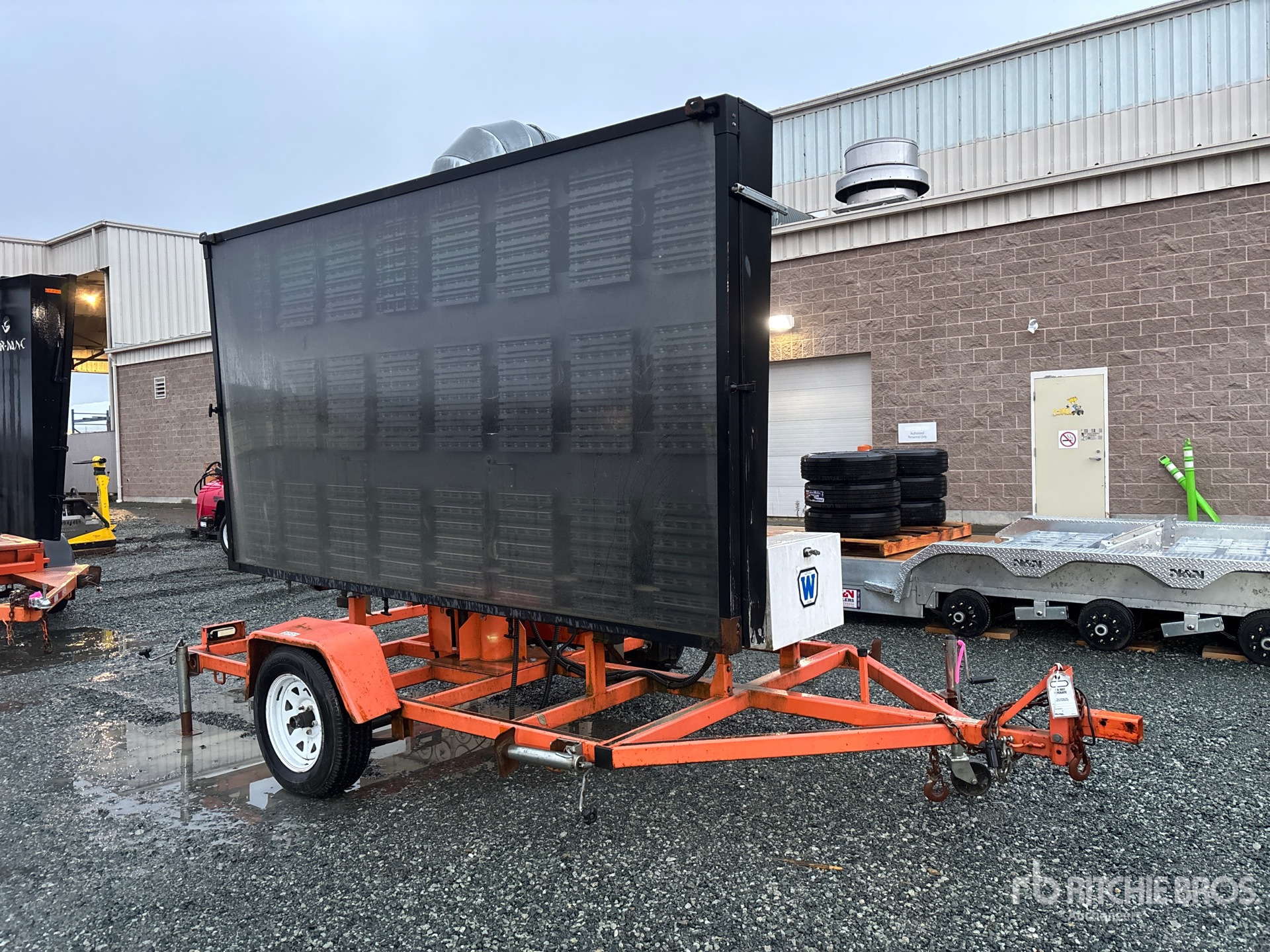 General Appearance with Picture, Right Front Corner