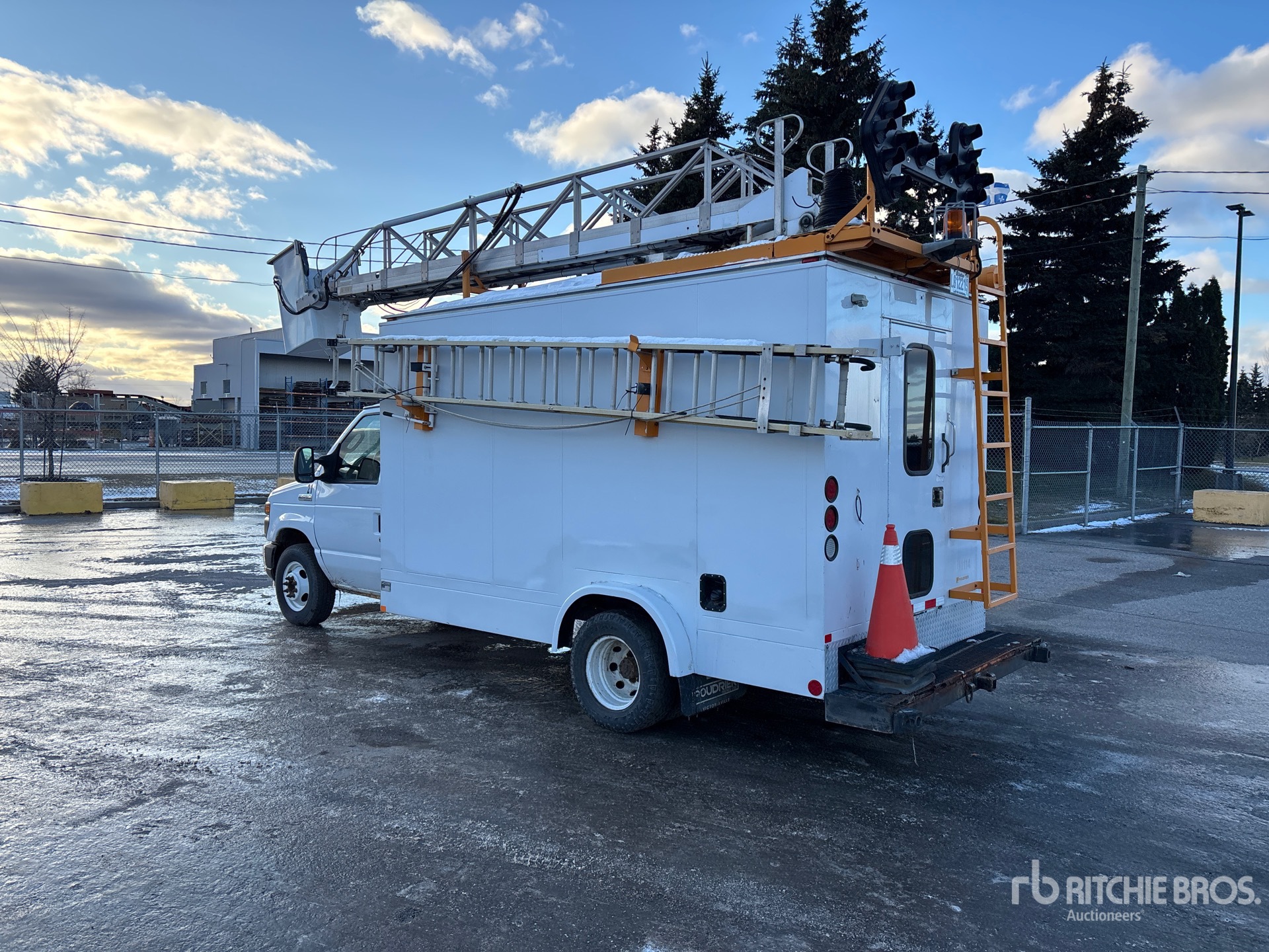 General Appearance with Picture, Left Rear Corner