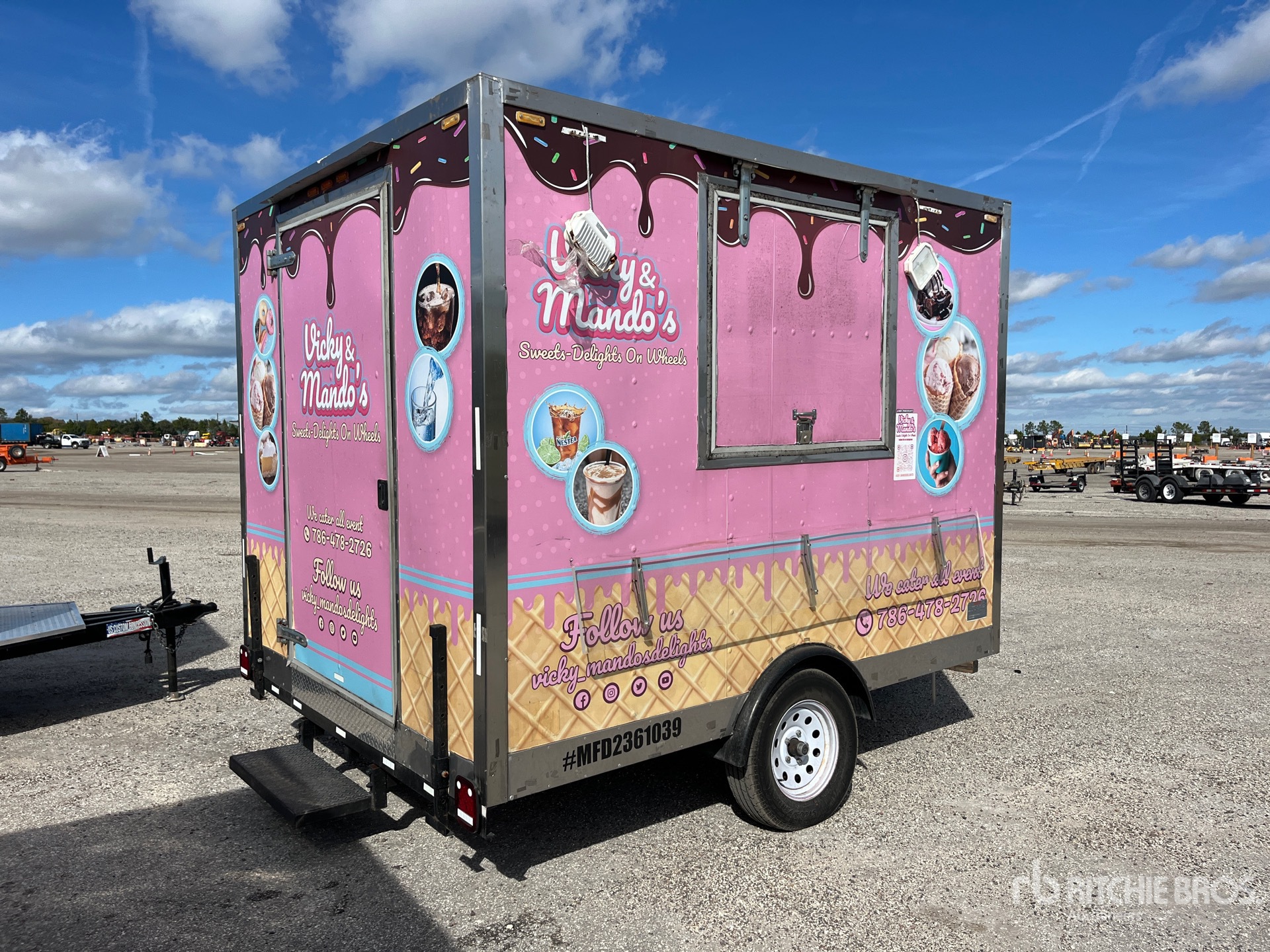 General Appearance with Picture, Right Rear Corner