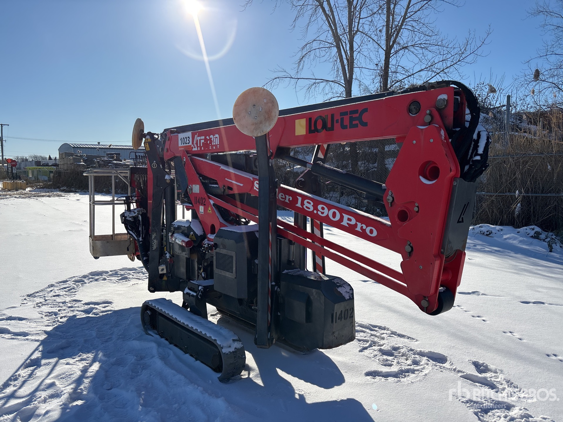 General Appearance with Bild, Ecke hinten links