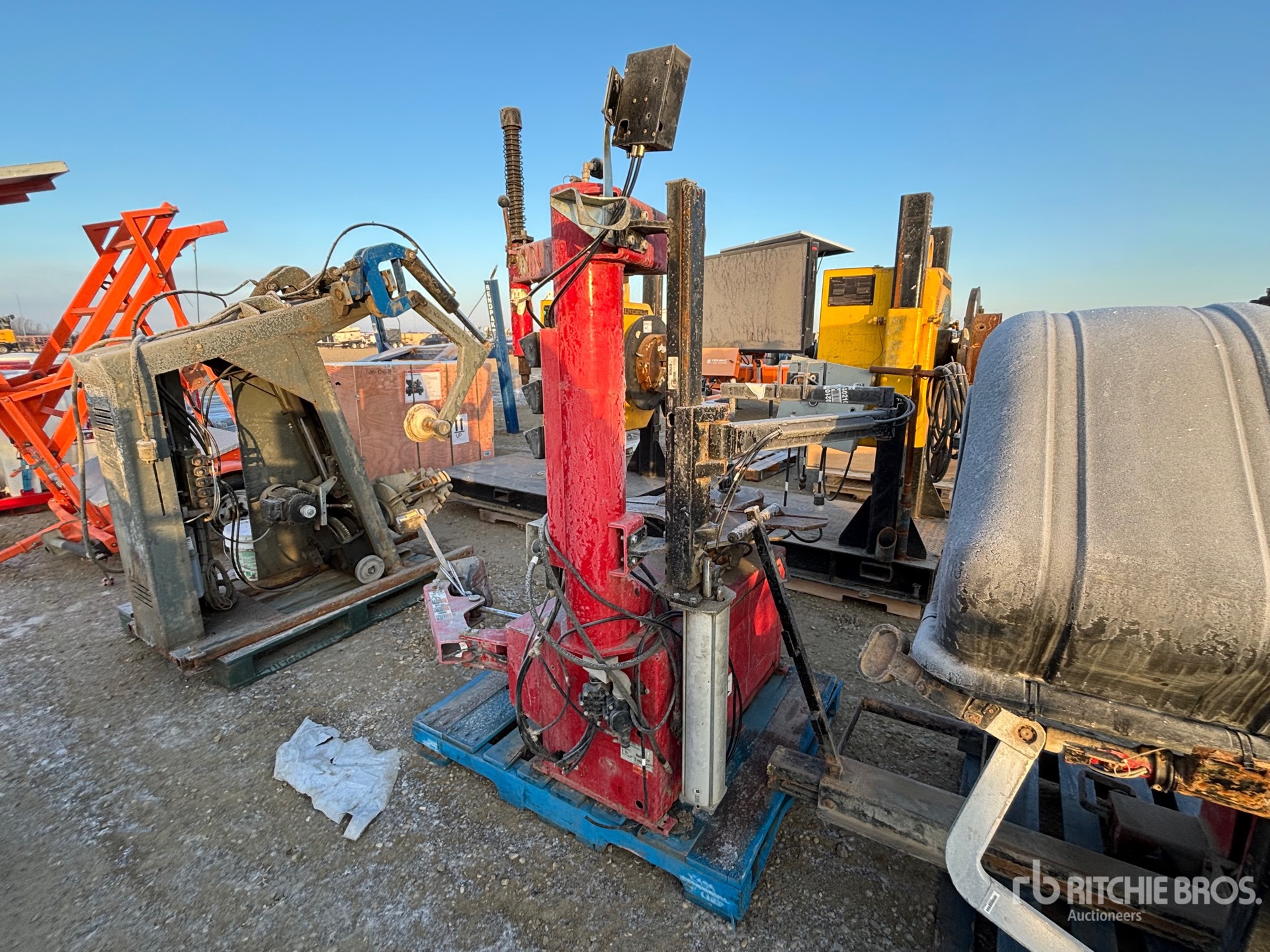 General Appearance with Foto, angolo anteriore sinistro