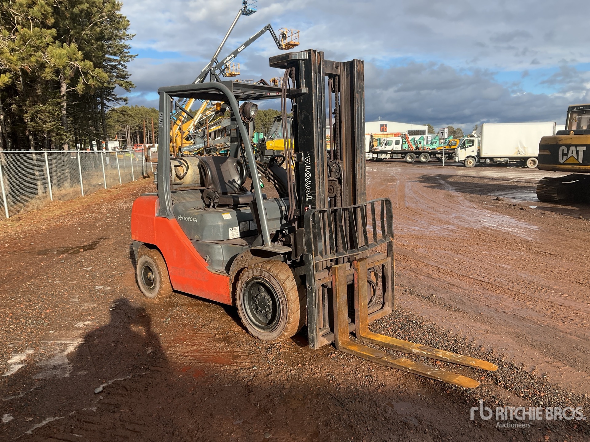 General Appearance with Picture, Right Front Corner