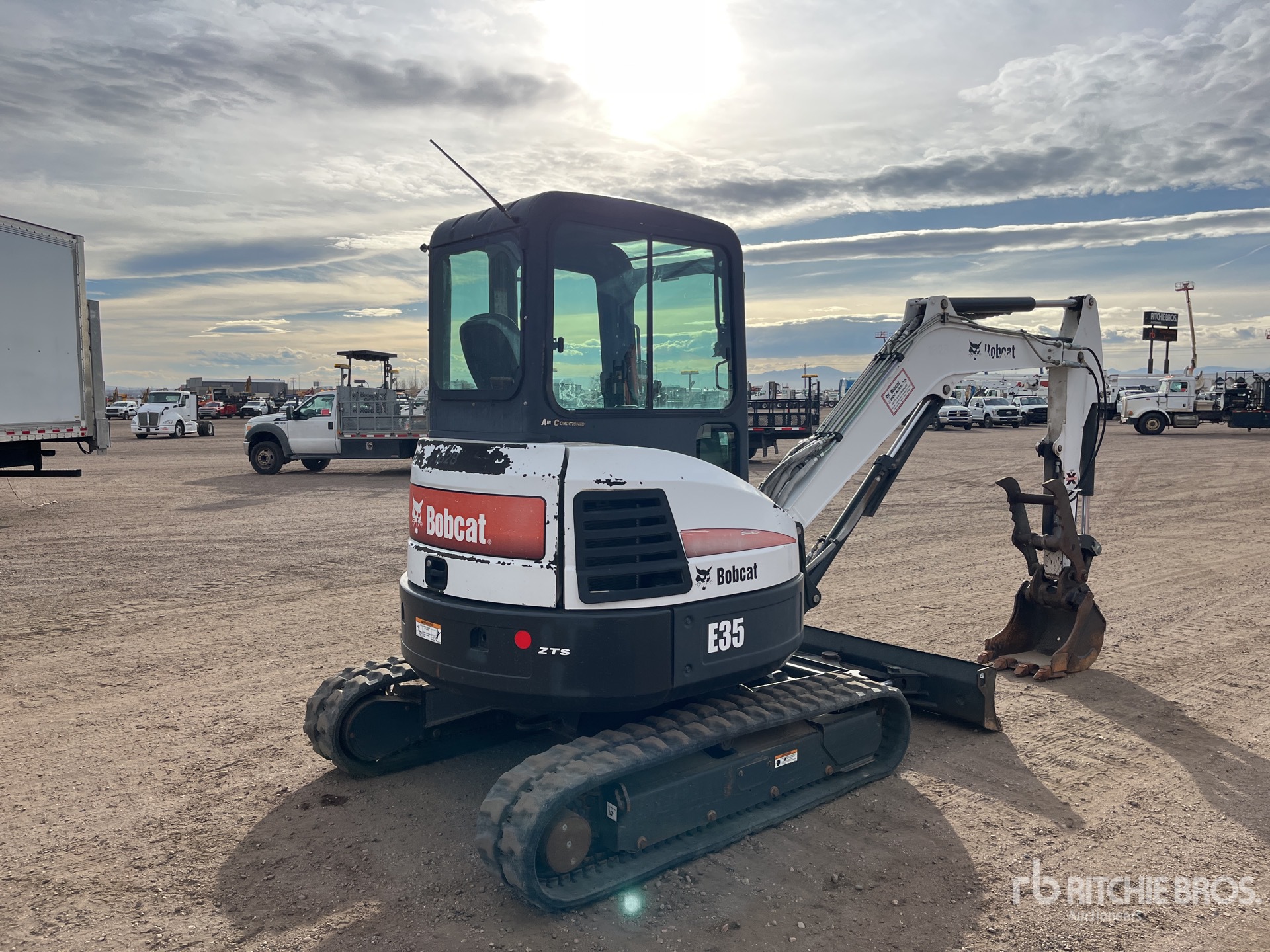 General Appearance with Picture, Right Rear Corner