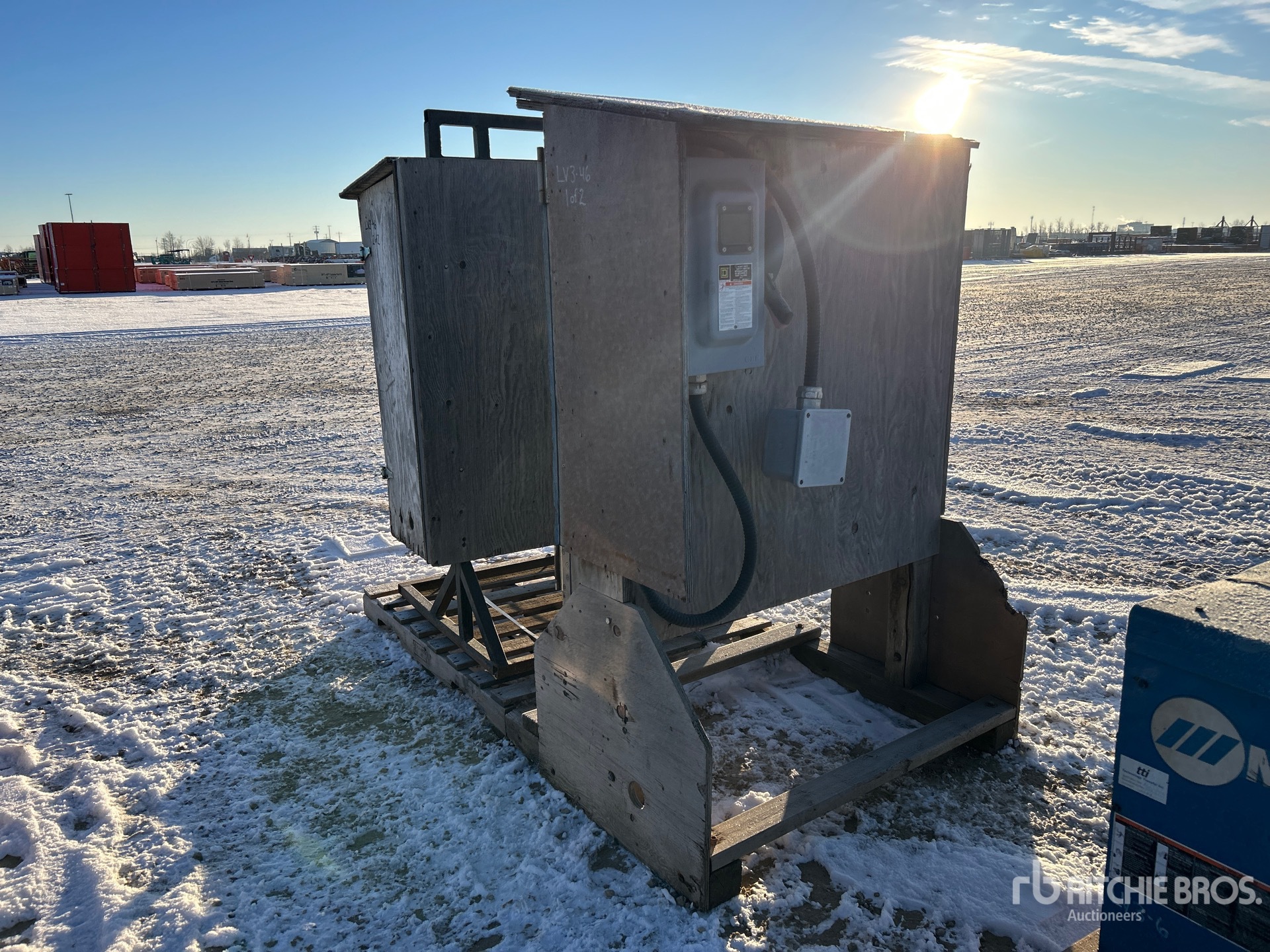 General Appearance with Picture, Left Rear Corner