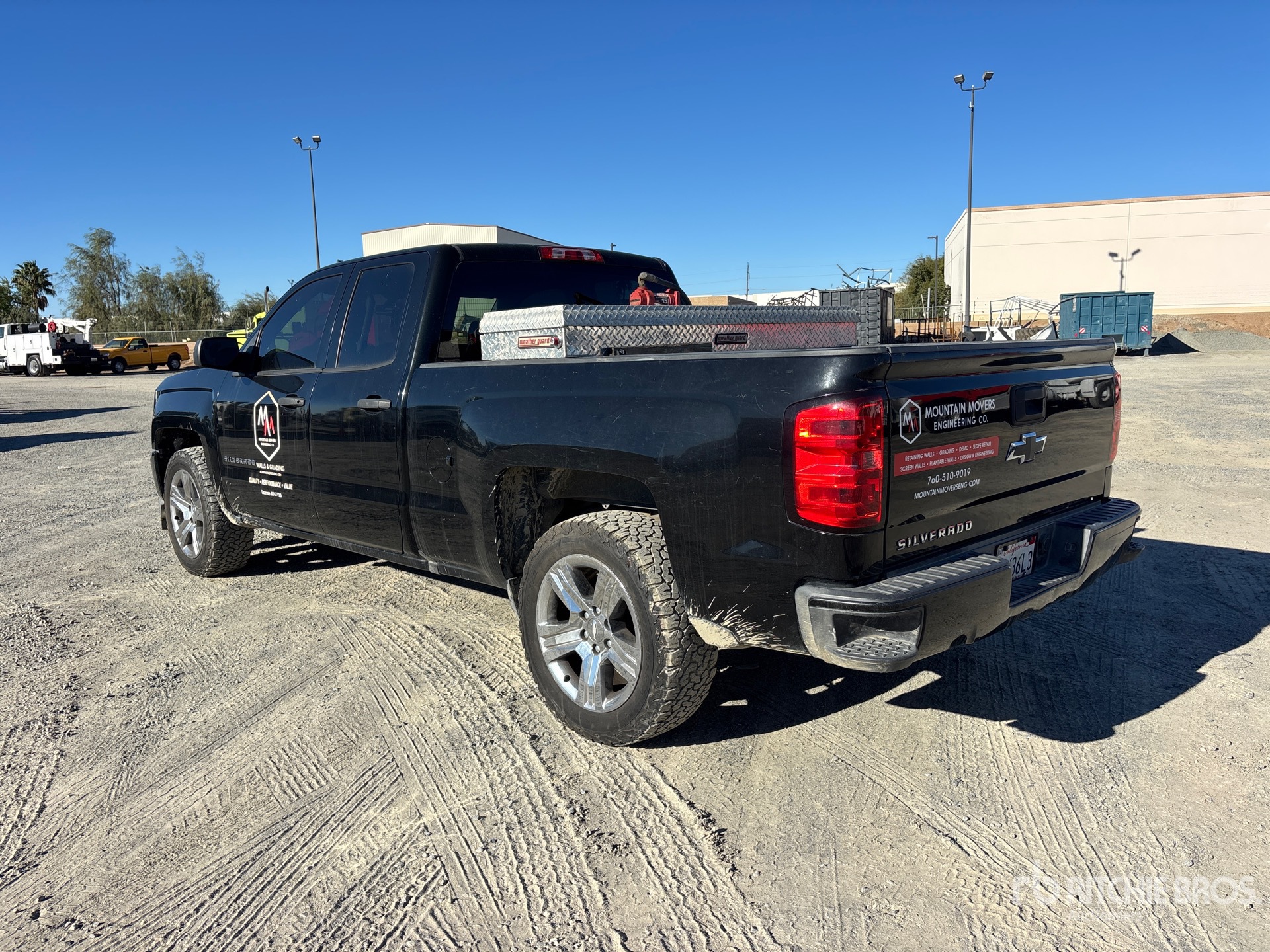 General Appearance with Picture, Left Rear Corner