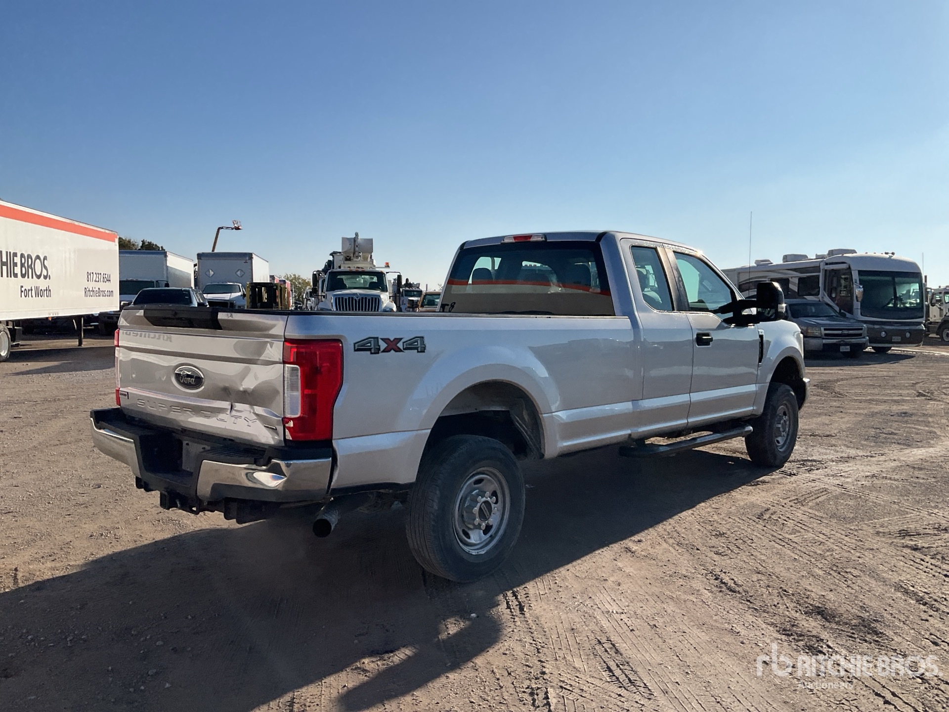 Aspect général with Image, coin arrière droit