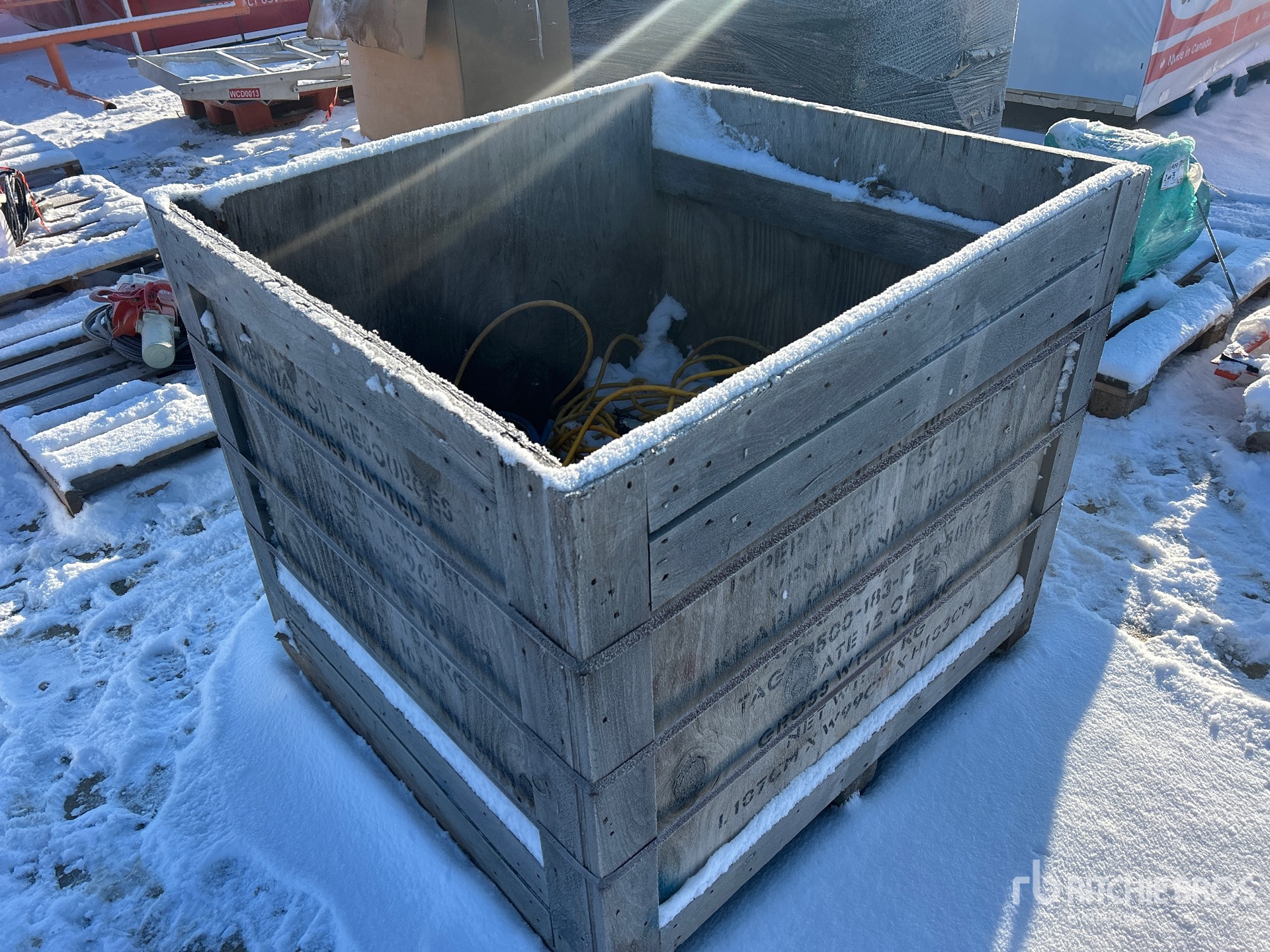 General Appearance with Picture, Right Front Corner