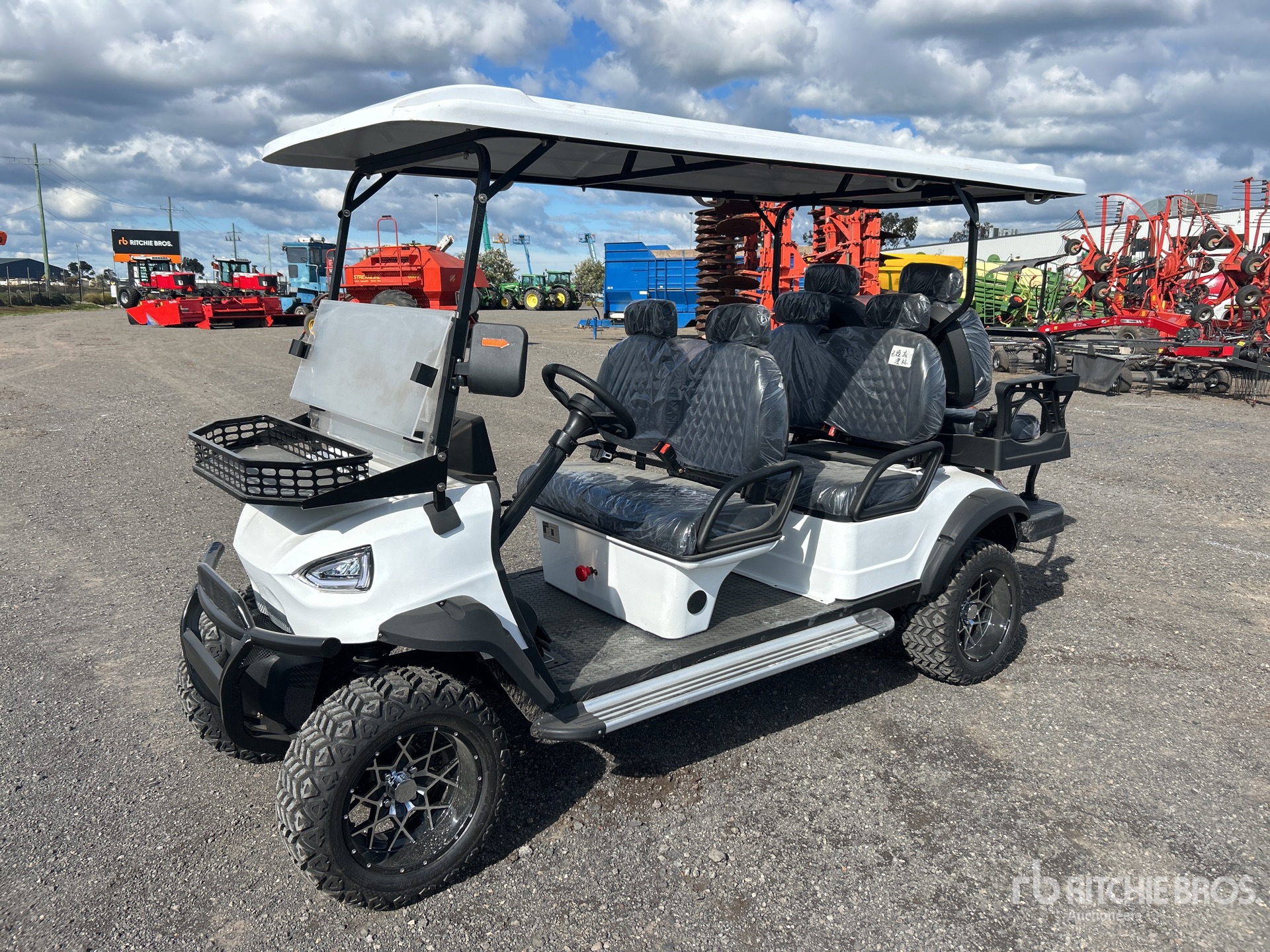 General Appearance with Foto, angolo anteriore sinistro