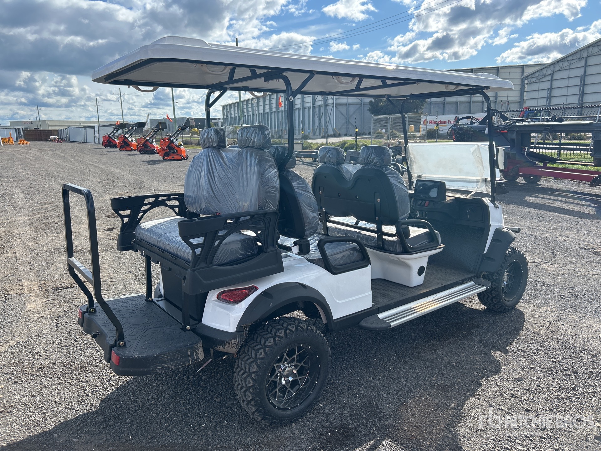 General Appearance with Foto, angolo anteriore sinistro