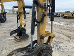 Hydraulics with Thumb Cylinder