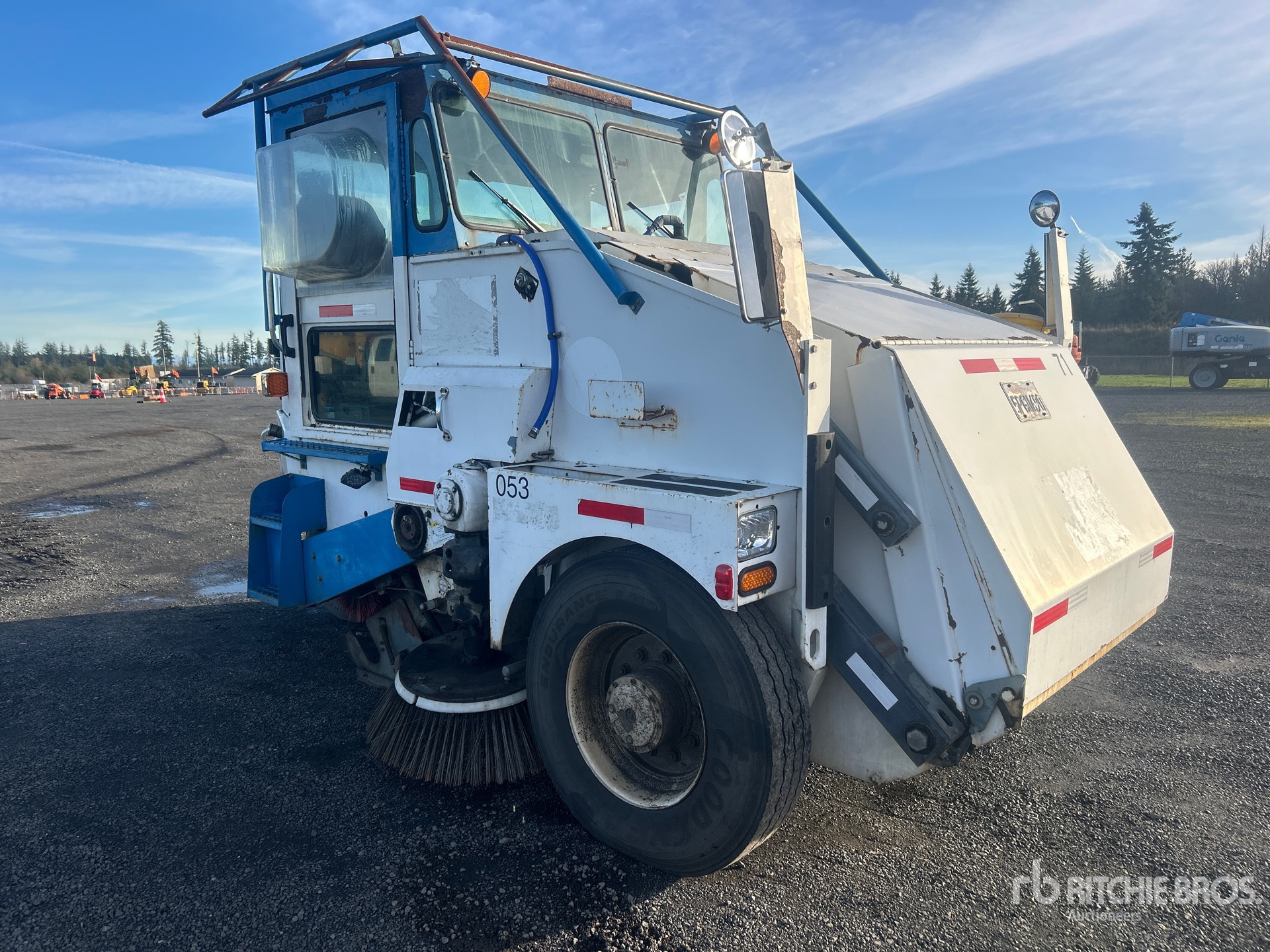 General Appearance with Picture, Right Front Corner