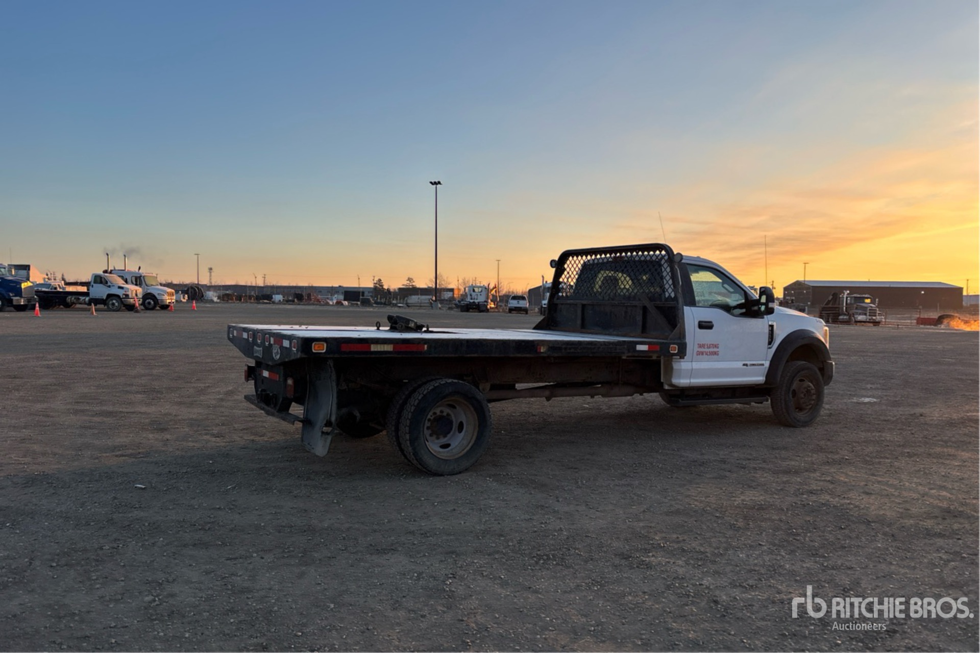 General Appearance with Imagen: esquina trasera derecha