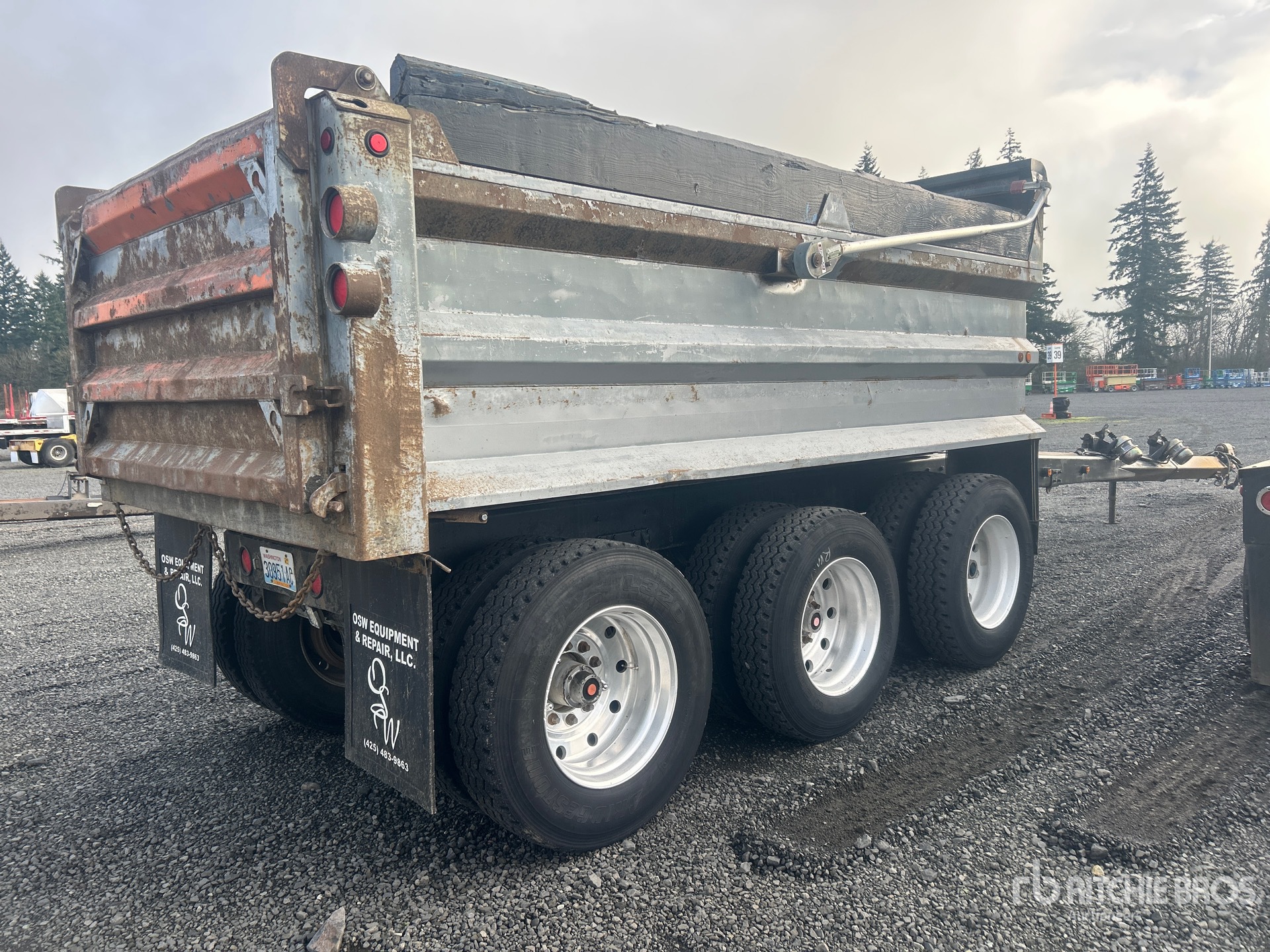 General Appearance with Picture, Right Rear Corner