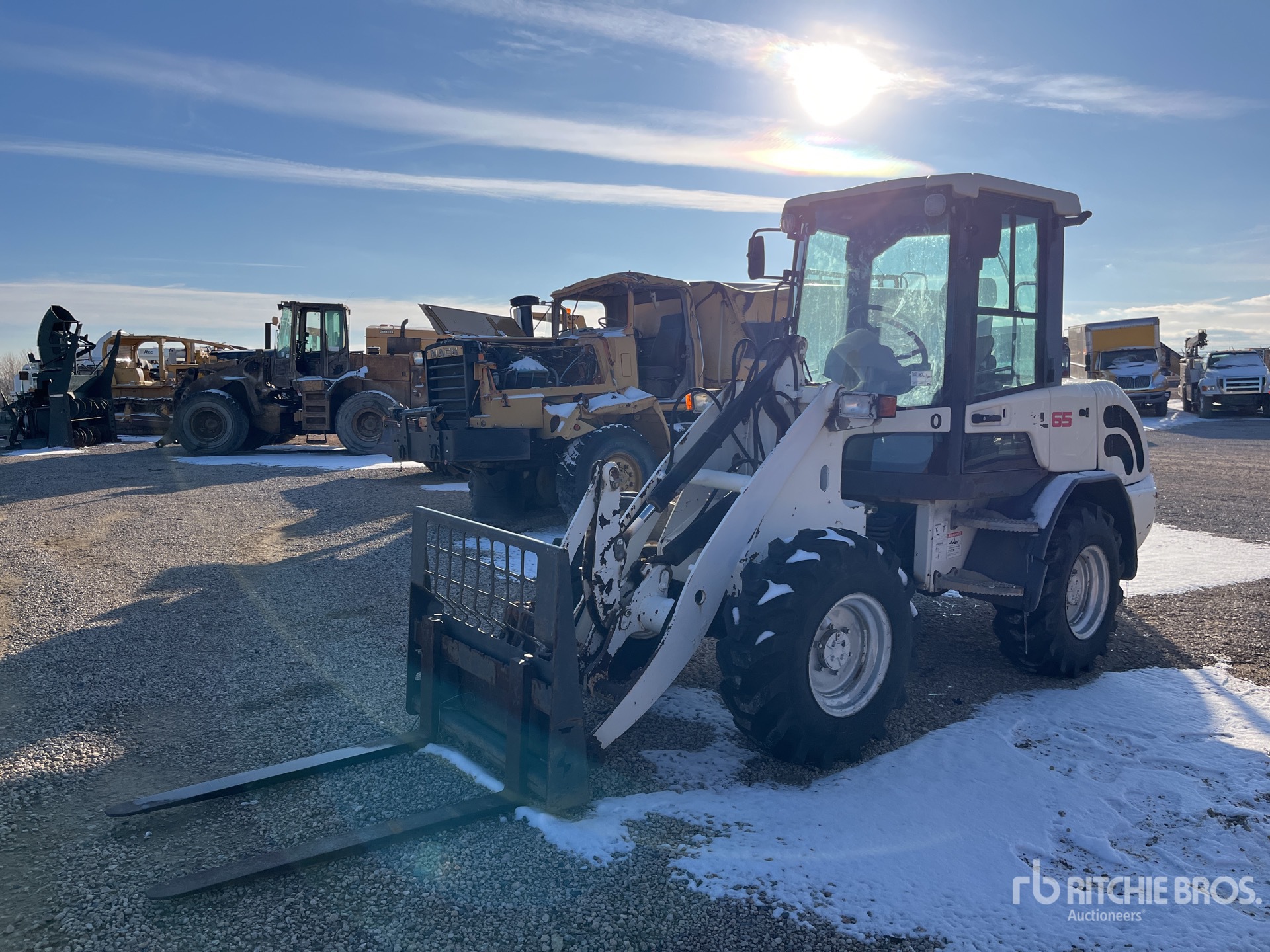 General Appearance with Picture, Left Front Corner