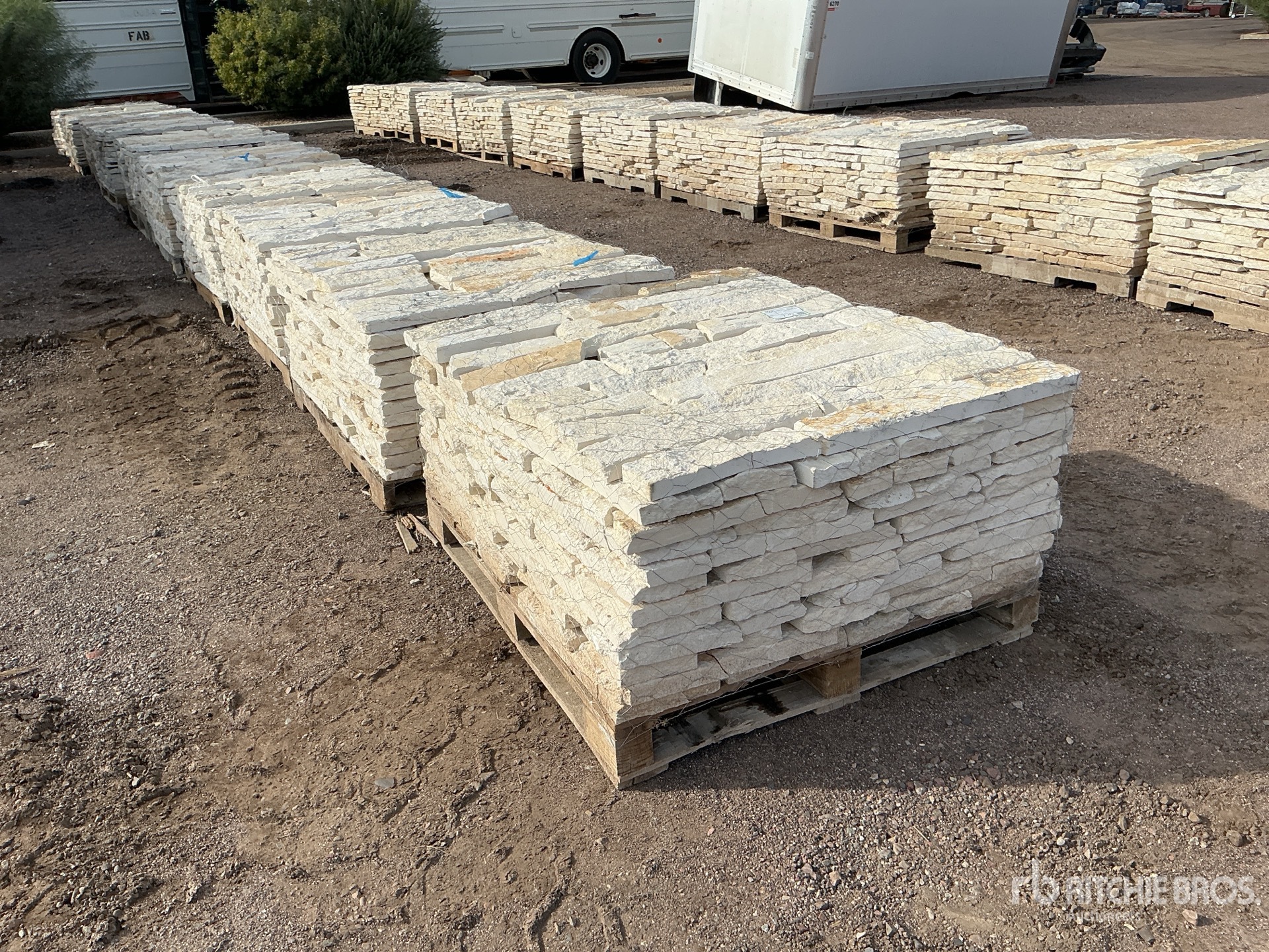 General Appearance with Bild, Ecke vorne rechts