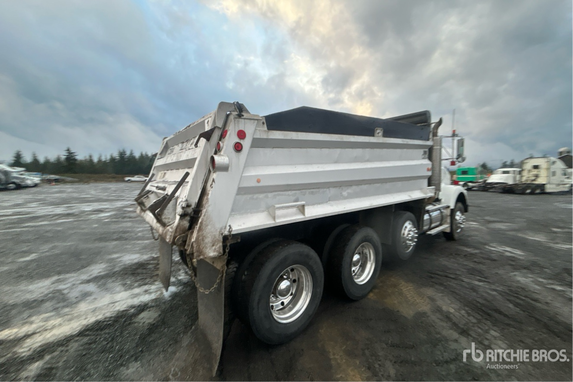 General Appearance with Image, coin arrière droit