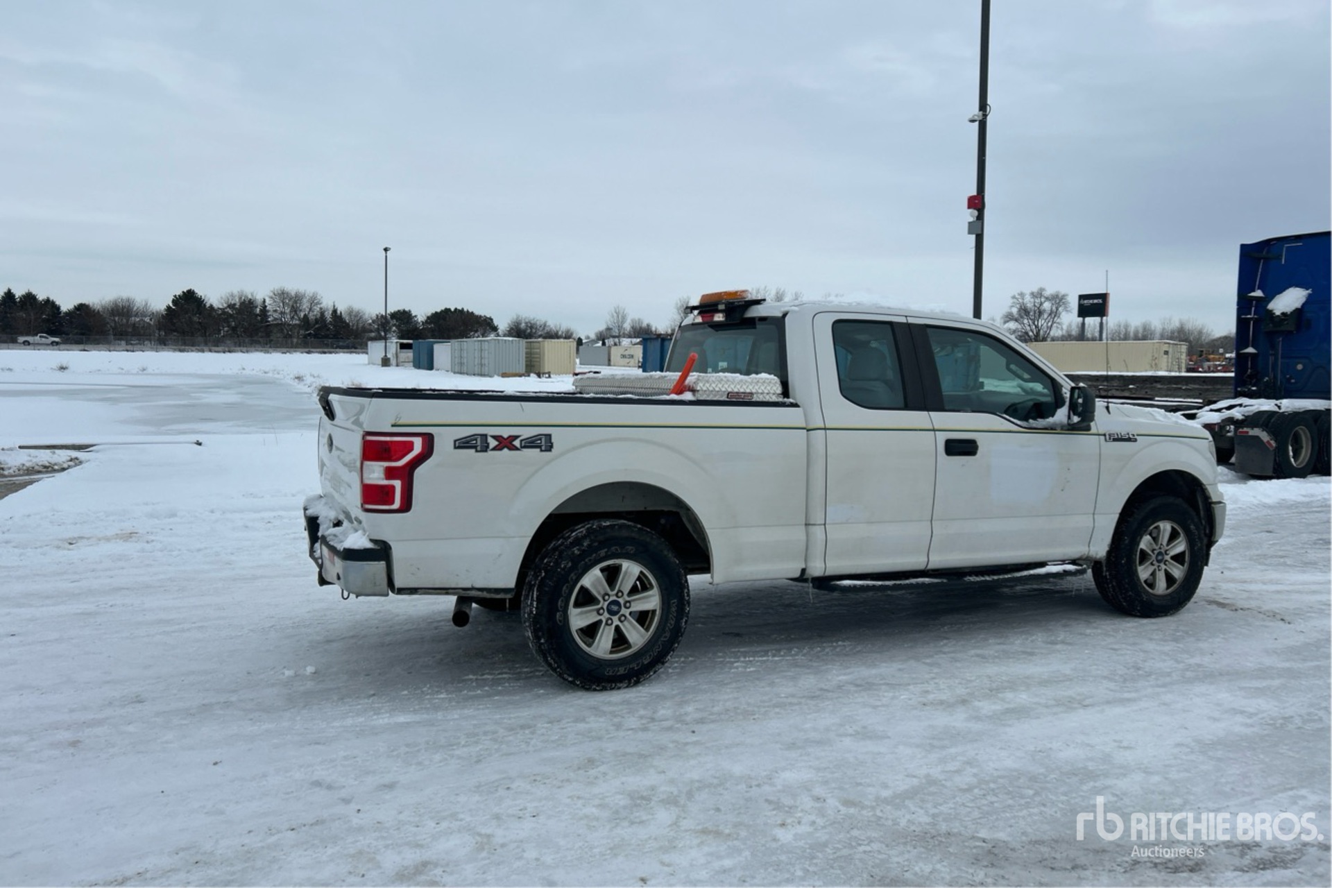 General Appearance with Picture, Right Rear Corner